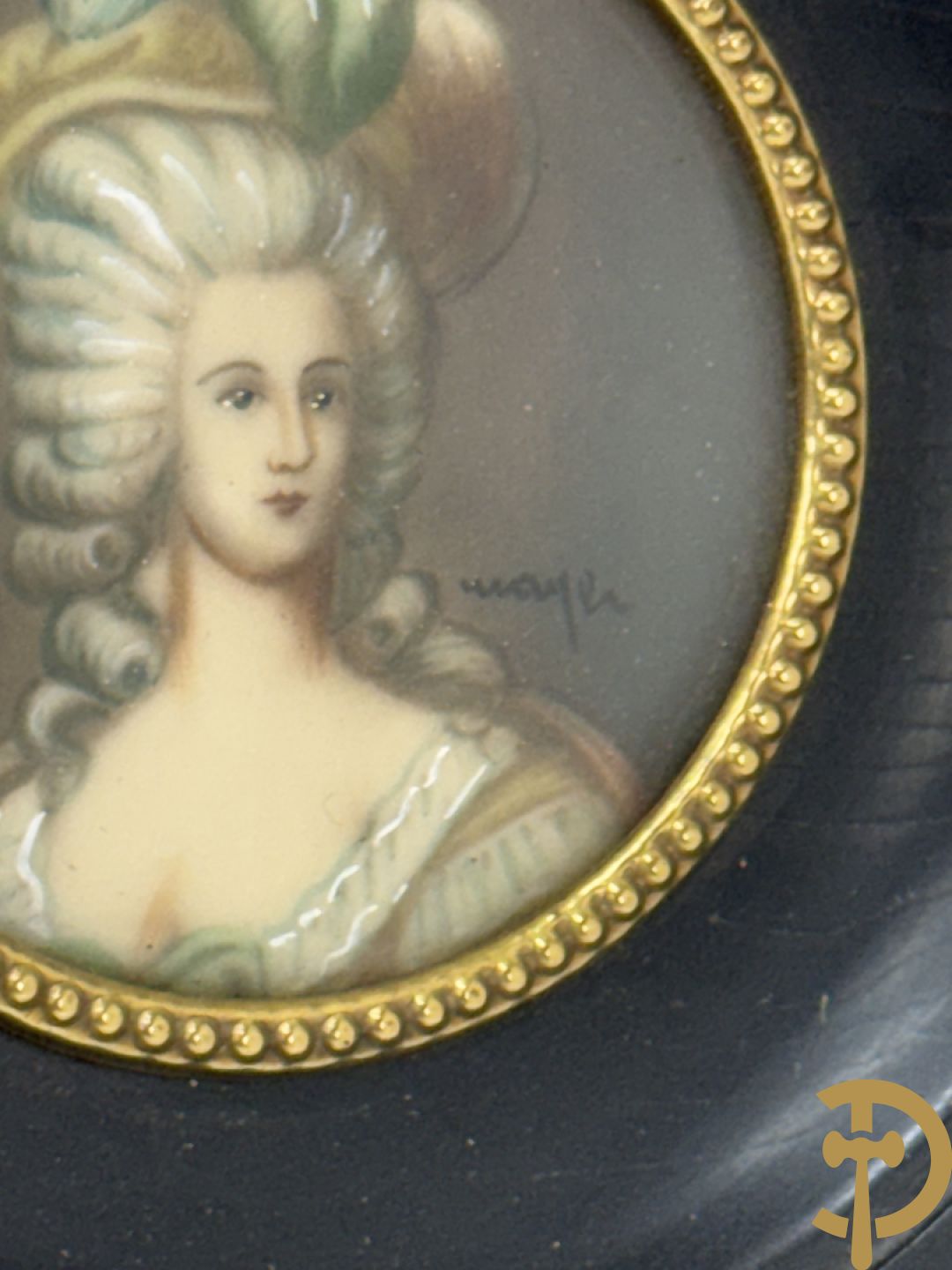 Vier handgekleurde miniaturen met romantische scènes en edeldames