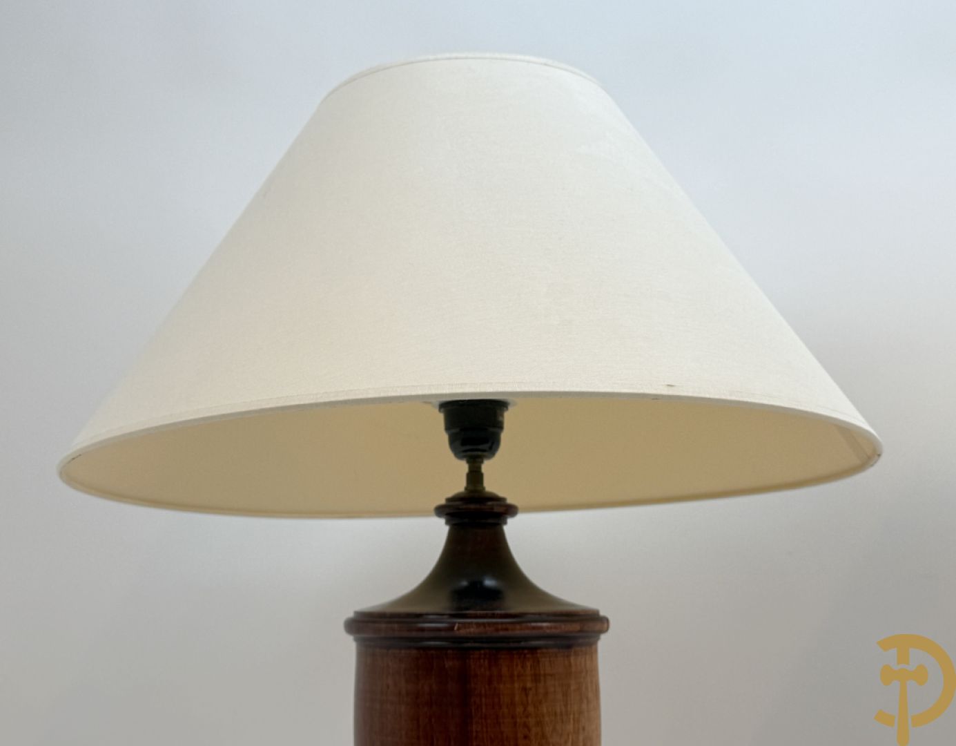 Paar houten lampadaires + paar houten ballusterkandelaars