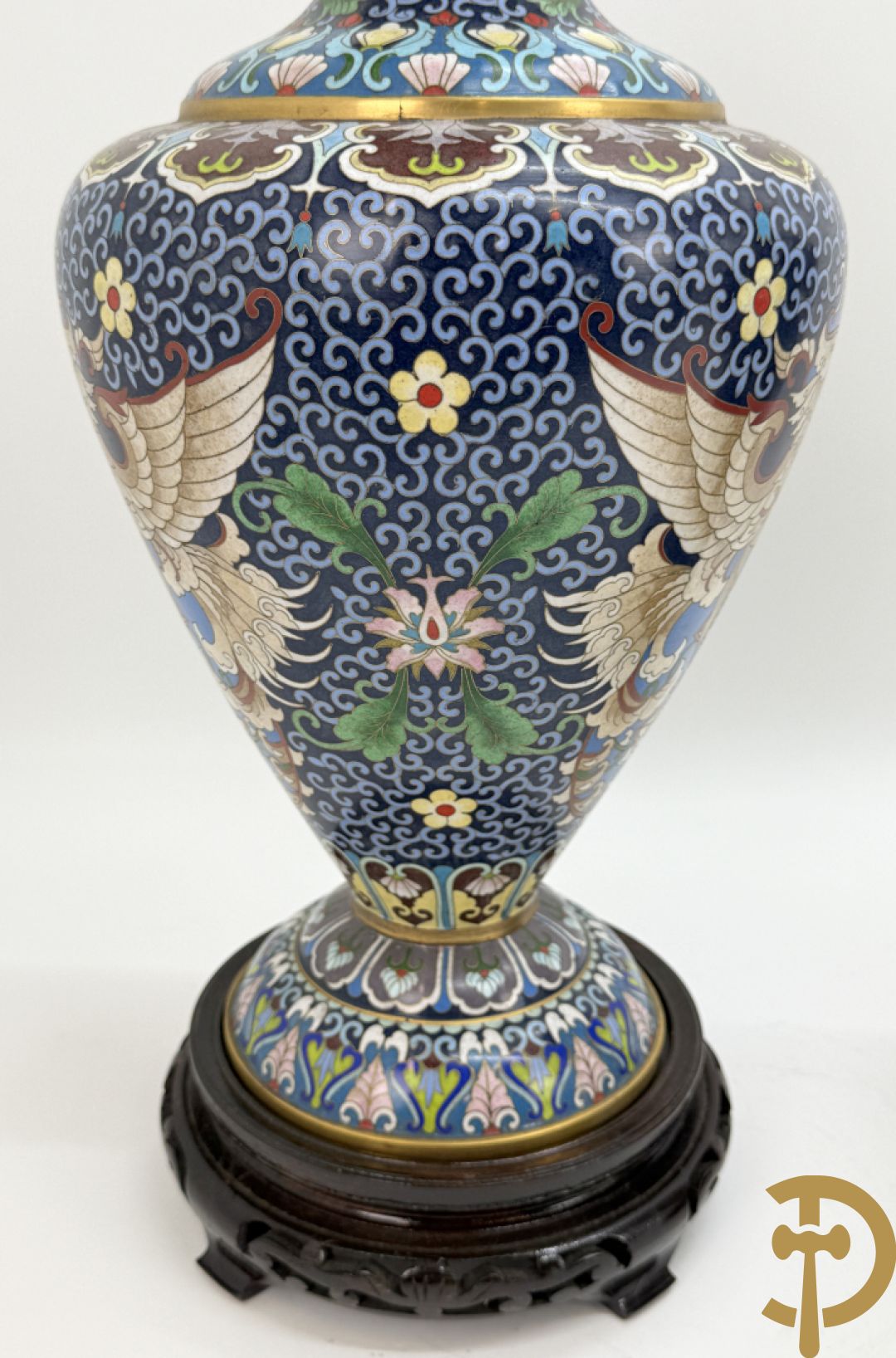 Paar cloisoné vazen met bloemen- en vogeldecor