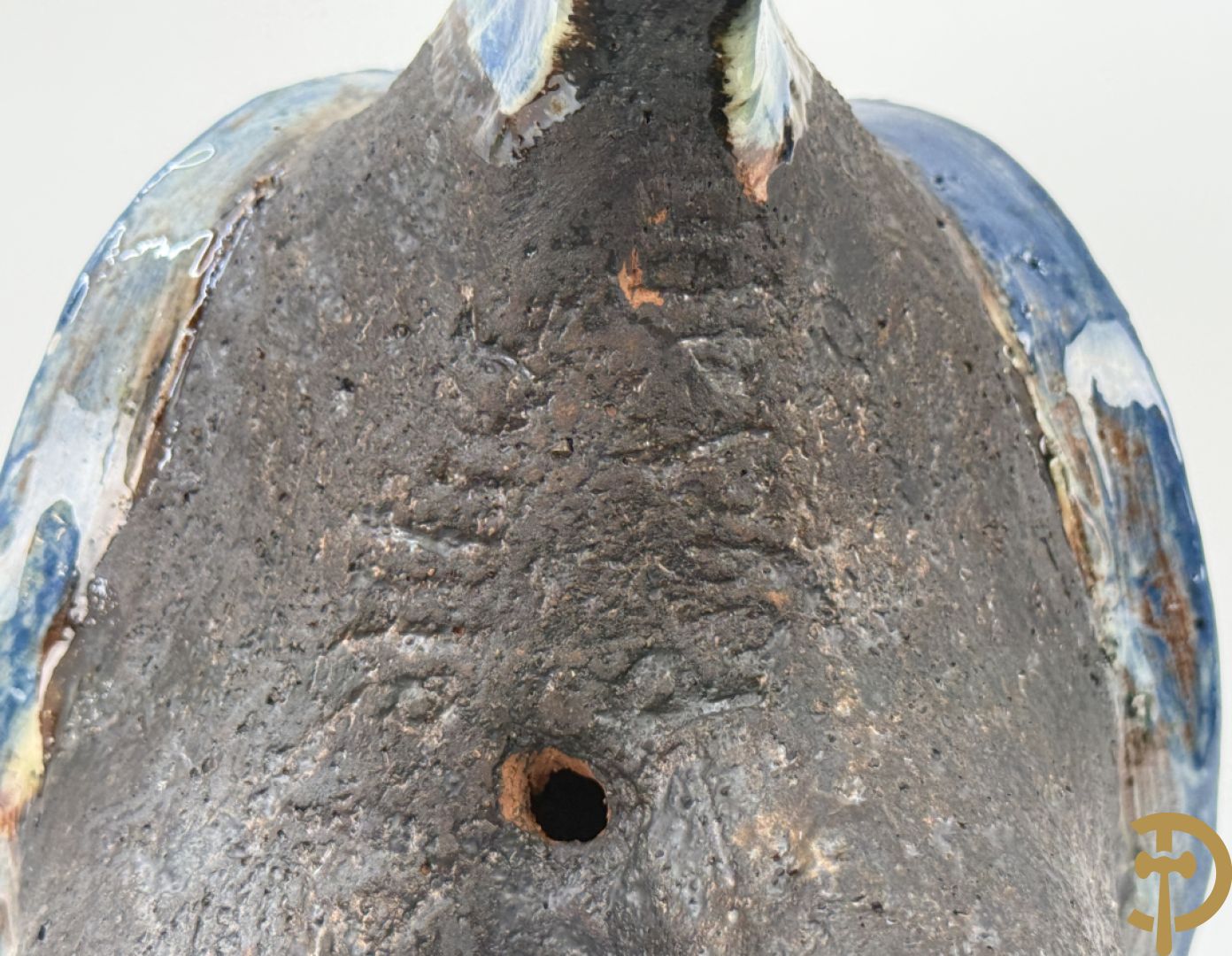 POUCHAIN Dominique getekend - Twee gekleurde keramieken hanen