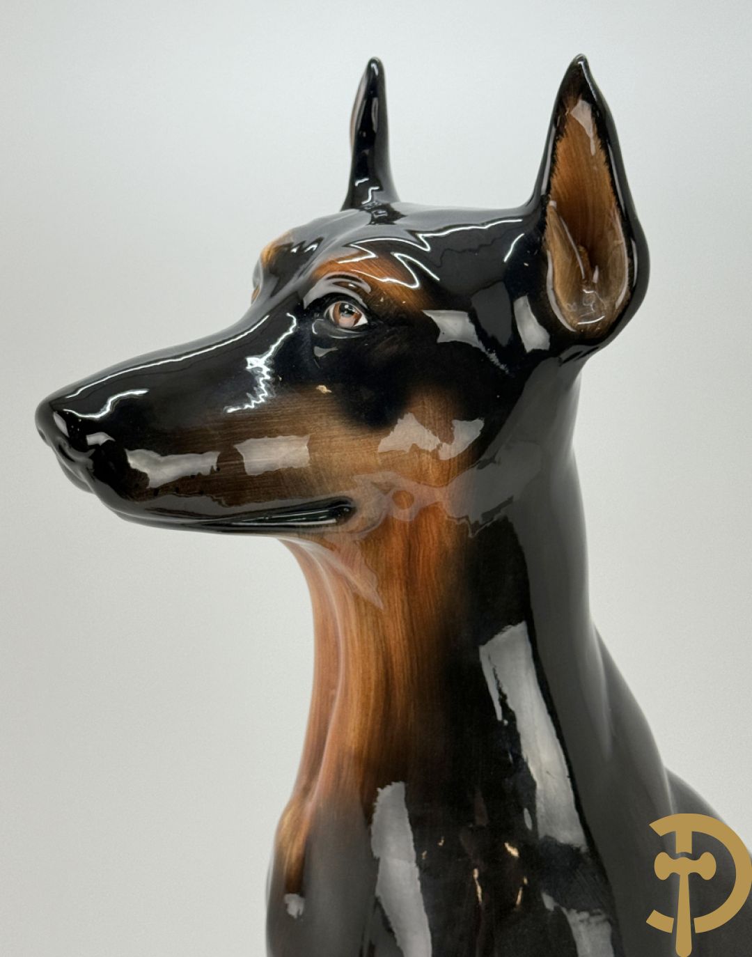 Dobberman in meerkleurige Italiaanse faience