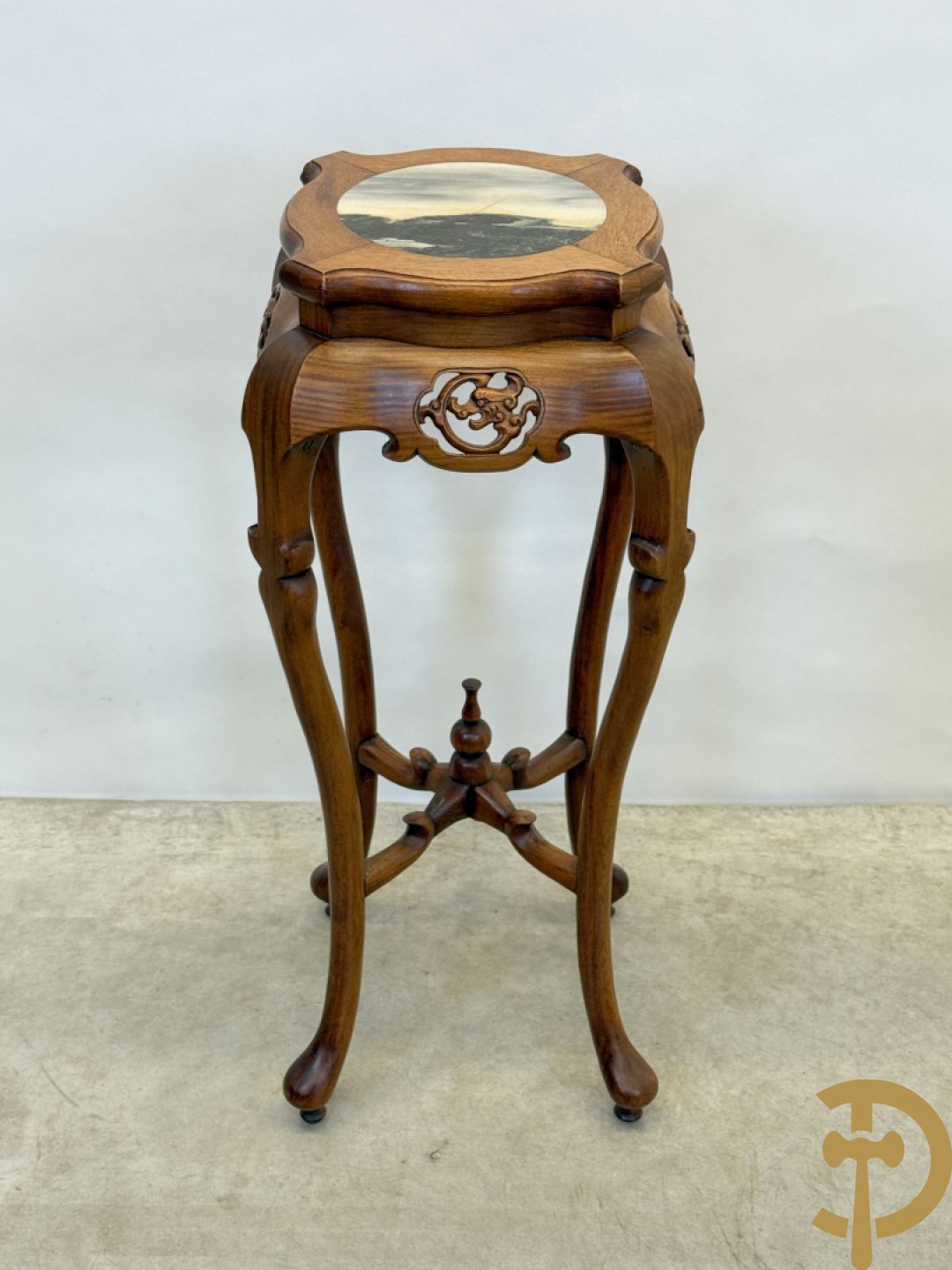 Chinese hardhouten sokkel