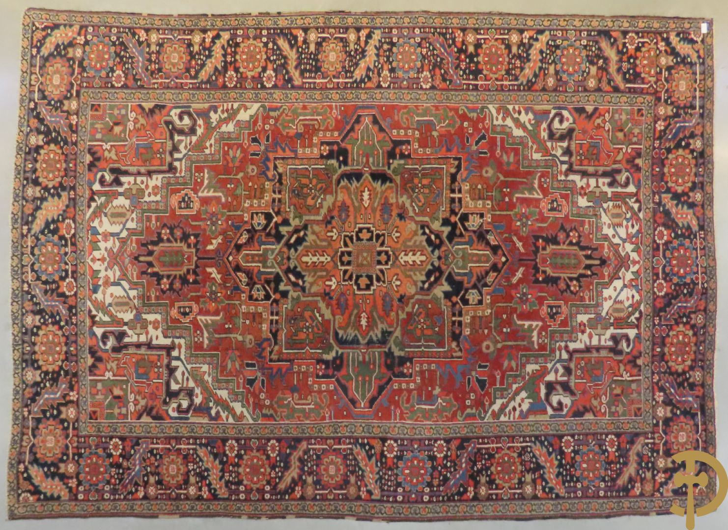 Antiek oosters handgeknoopt tapijt heriz