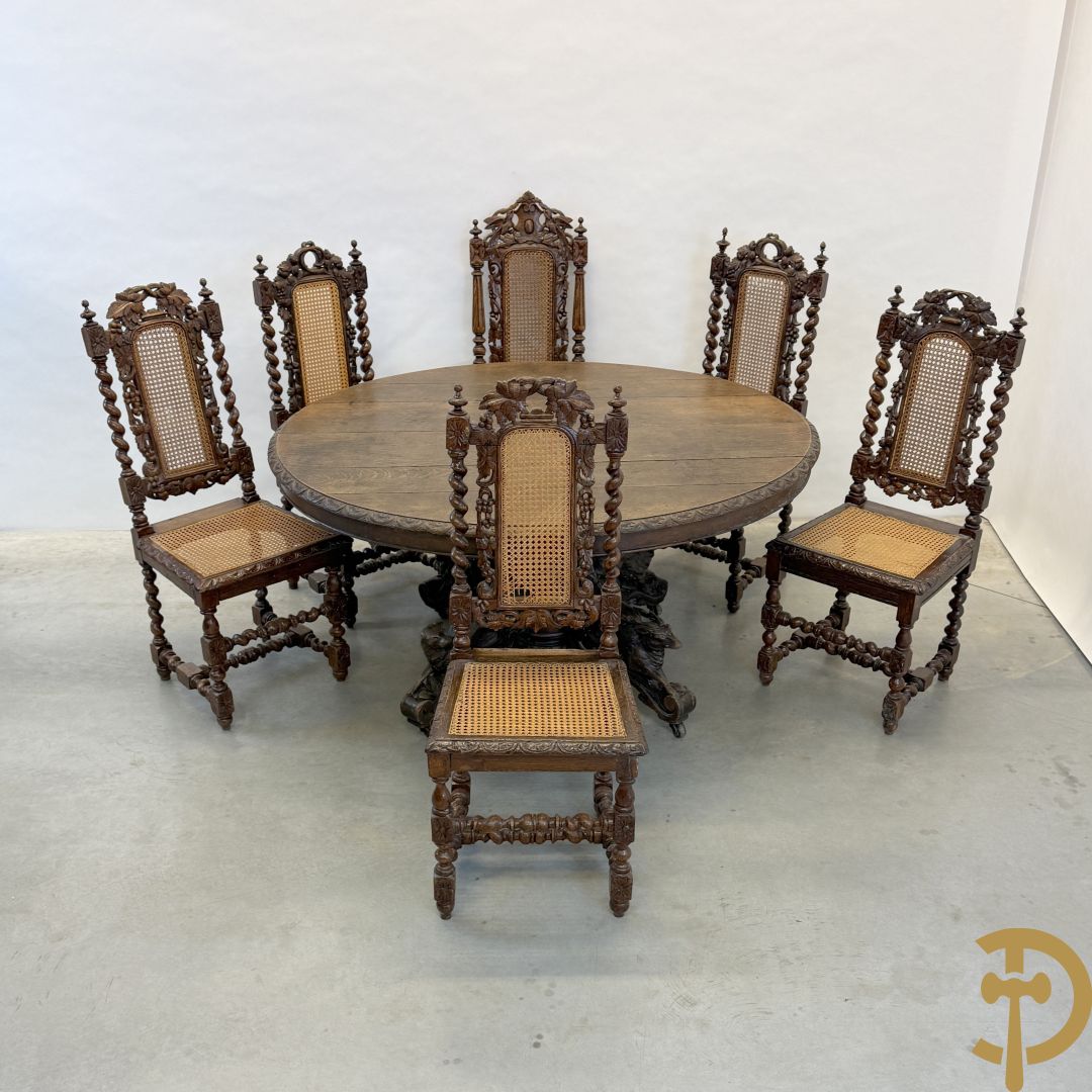 Eiken ovale jachttafel met 4 verschillende dieren + zes stoelen met canage op getorste poten (verschillende modellen)