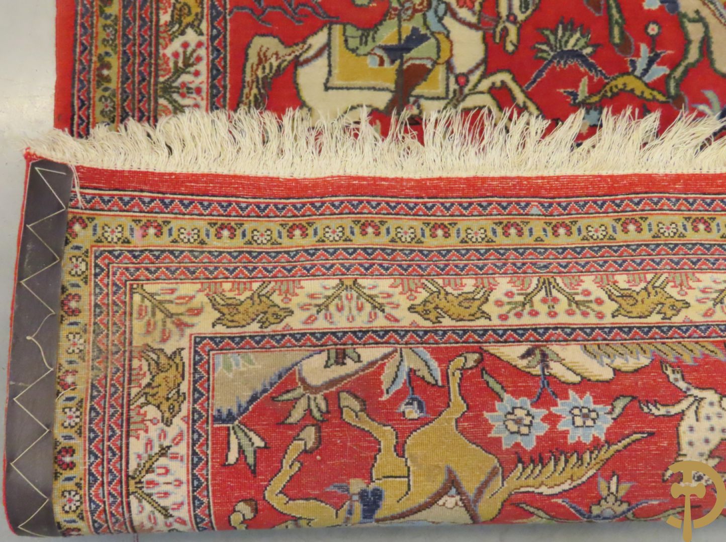 Oosters handgeknoopt tapijt met ruiter-en dierenmotieven