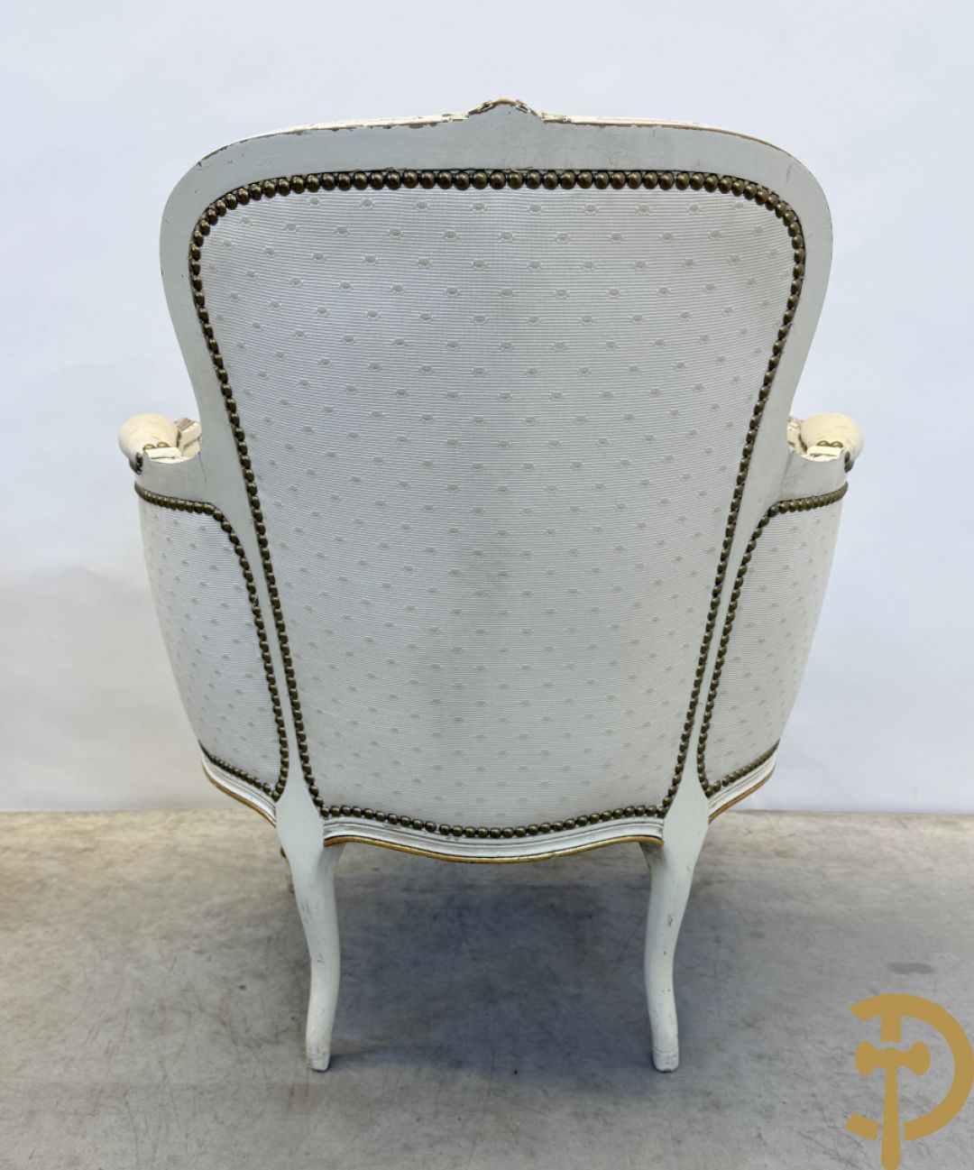 Paar wit gemonochromeerde Louis XV bergères