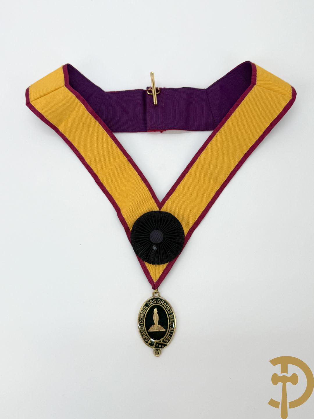 Drie kraagbanden van de Vrijmetselarij : Grand Lodge of Mark Mastermasons, Grand Conseil des Grades Mac.Allies en Grand Conclave du Moniteur Secret