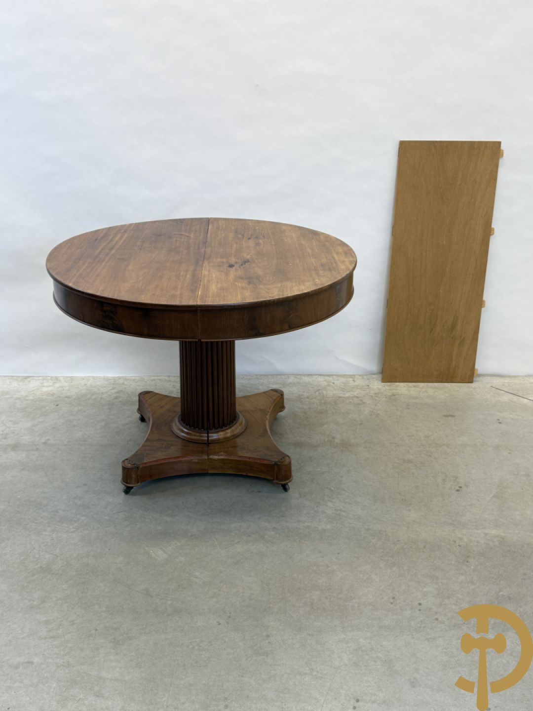 Notelaren uittrekbare ronde Charles X tafel, 19e