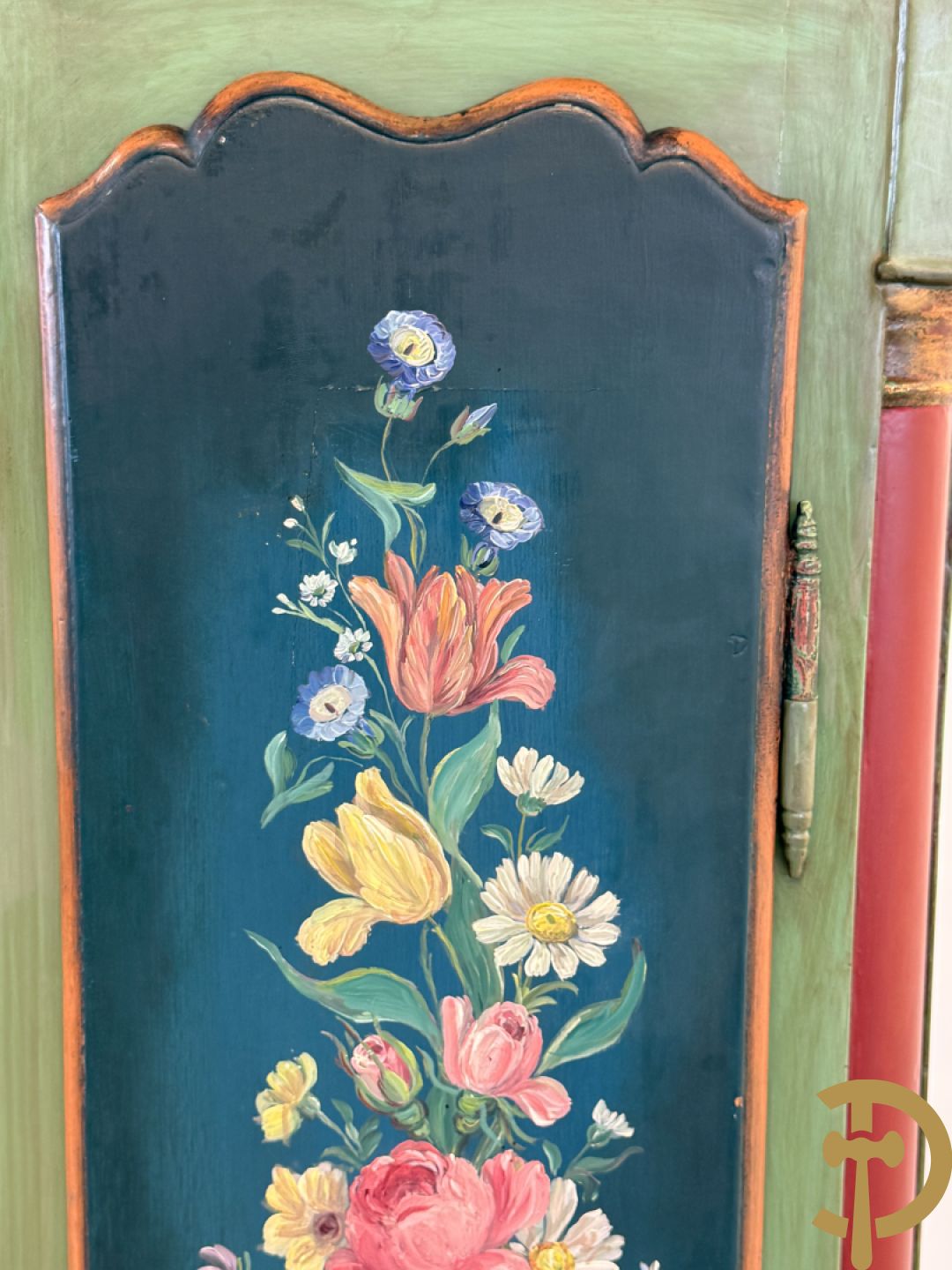 Beschilderde Engelse mahoniehouten grootvadersklok - deur met bloementafereel, getekend G. Peters Flensburg