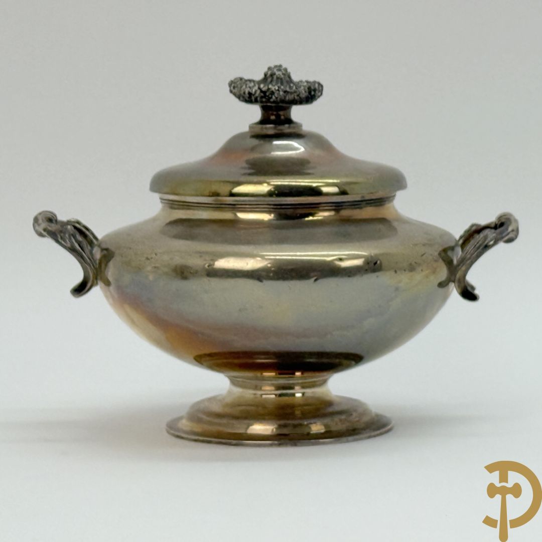 Zilveren koffiekan + bijhorende melk- en suikerpot, Louis XV stijl