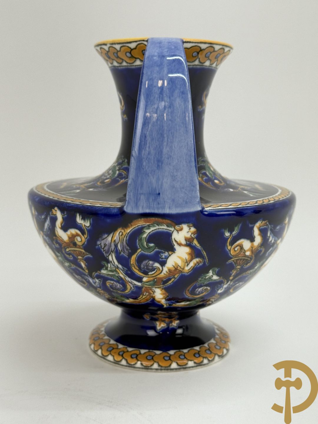 Gien schaal, 2 borden, coupe en 2 vazen met cupidodecor, decor 54