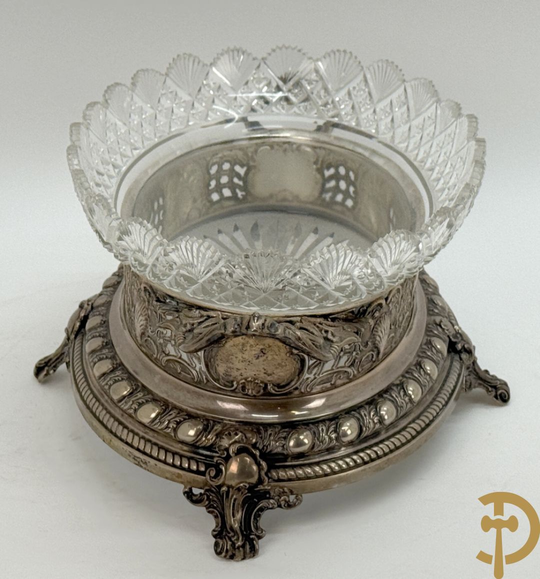 Massief zilveren ovale milieu de table met kristallen coupe