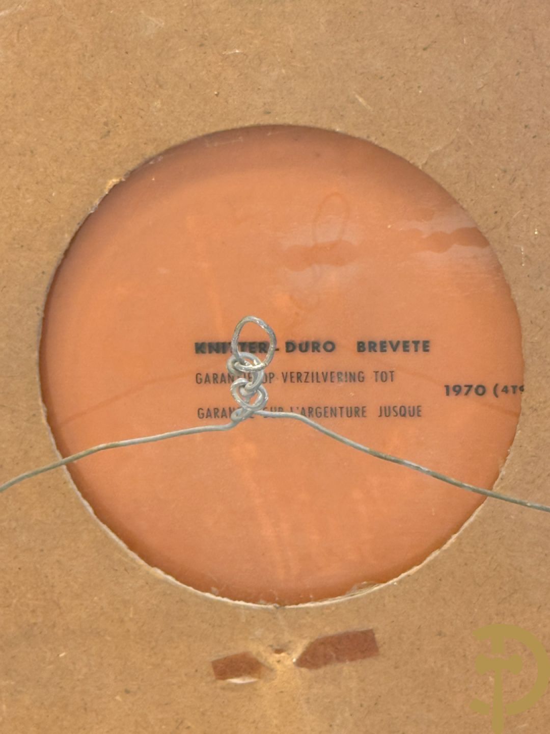 Paar vergulde spiegels met geslepen boord en rocailles, Louis XV stijl