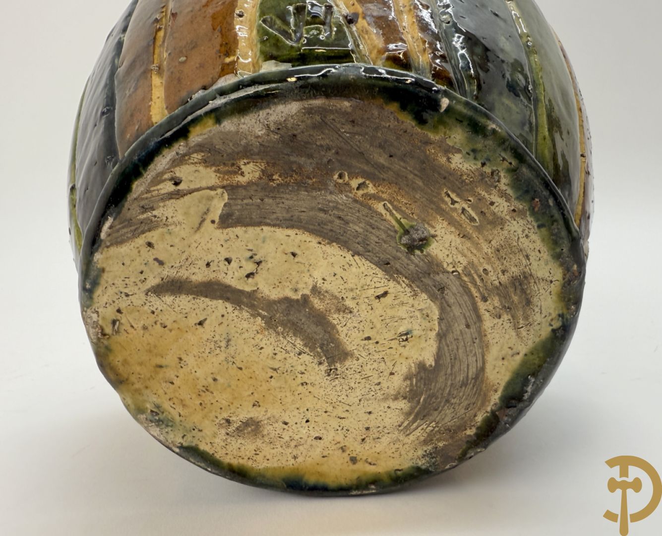 Drie Vlaams aardwerken vazen + Vlaams aardewerken tabakspot - VH gemonogrammeerd (Van Humskerk H.)