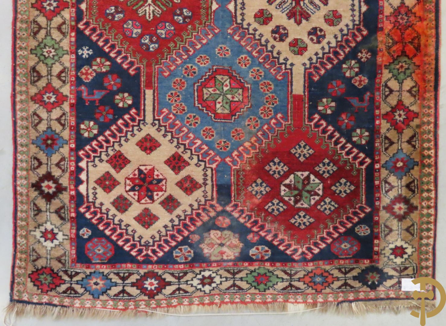 Drie oosterse handgeknoopte tapijten Kaukasus