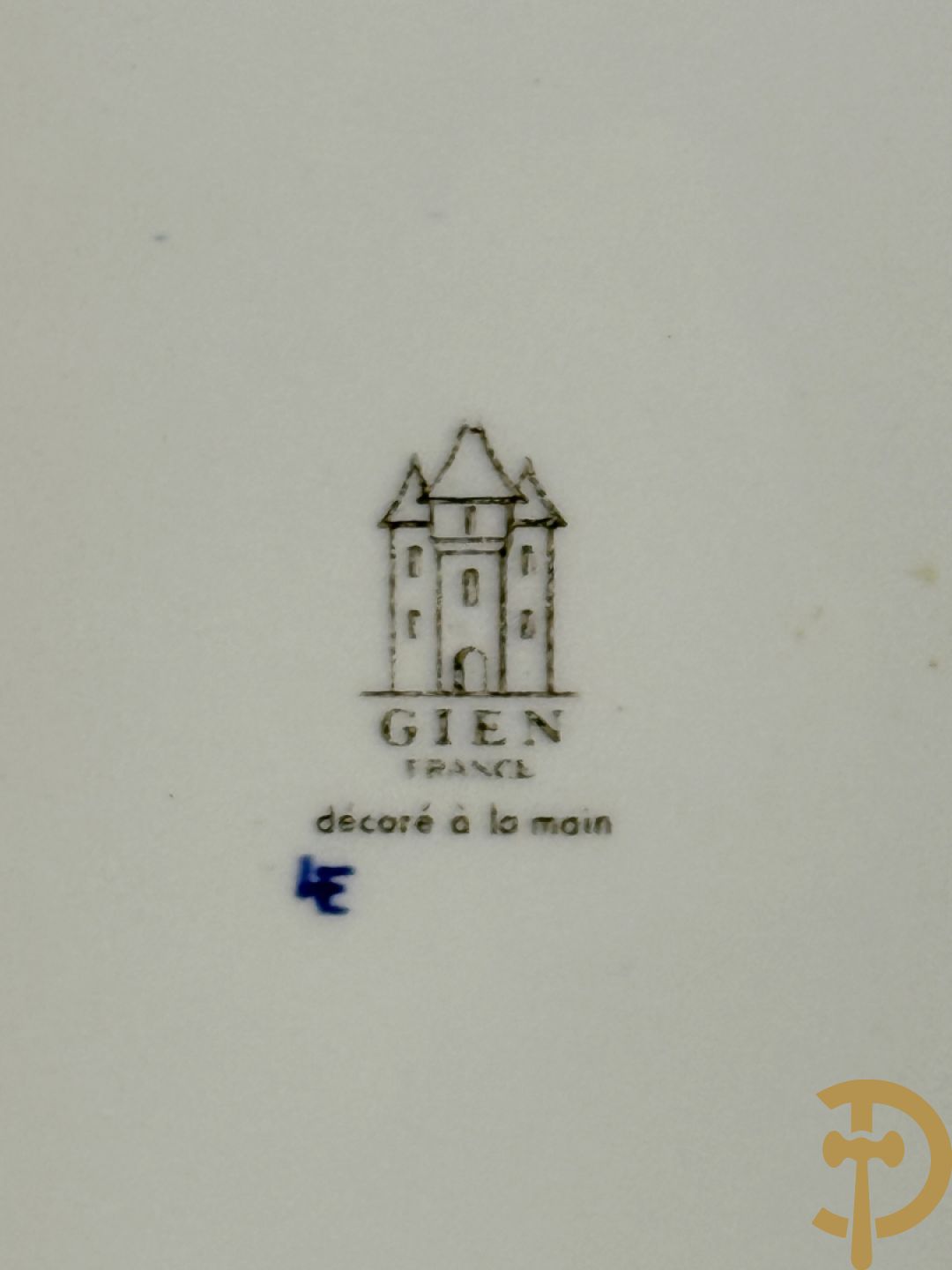 Gien schaal, 2 borden, coupe en 2 vazen met cupidodecor, decor 54