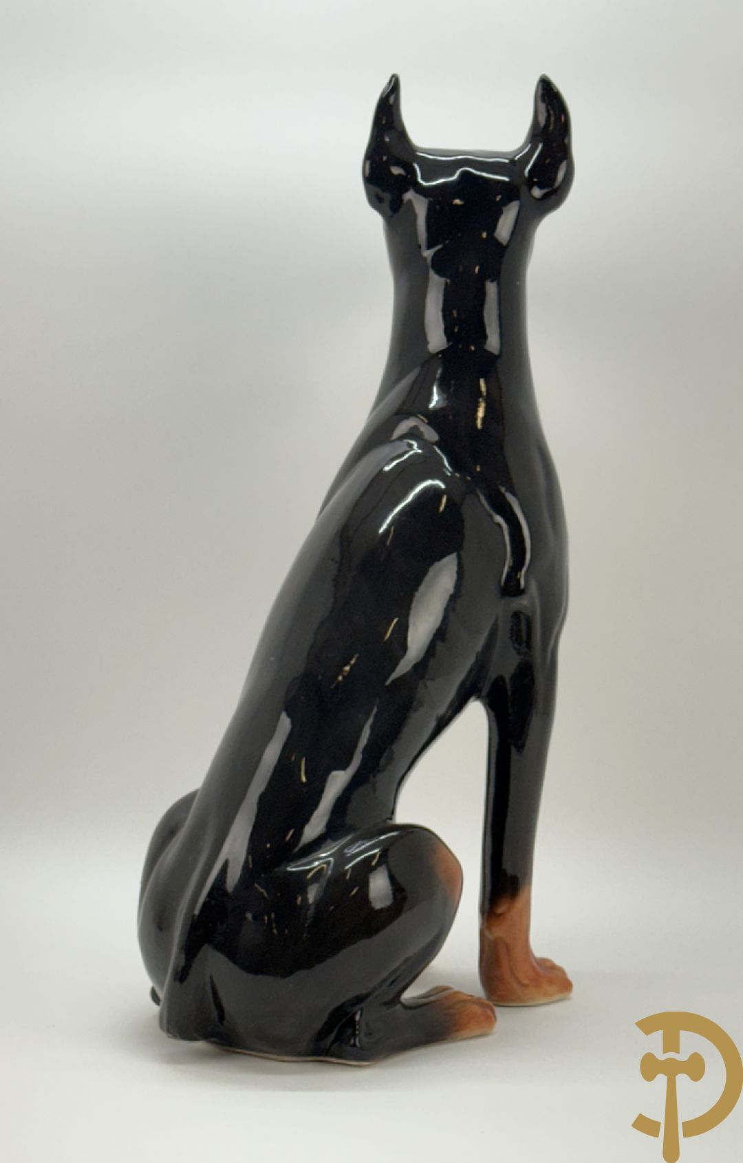 Dobberman in meerkleurige Italiaanse faience