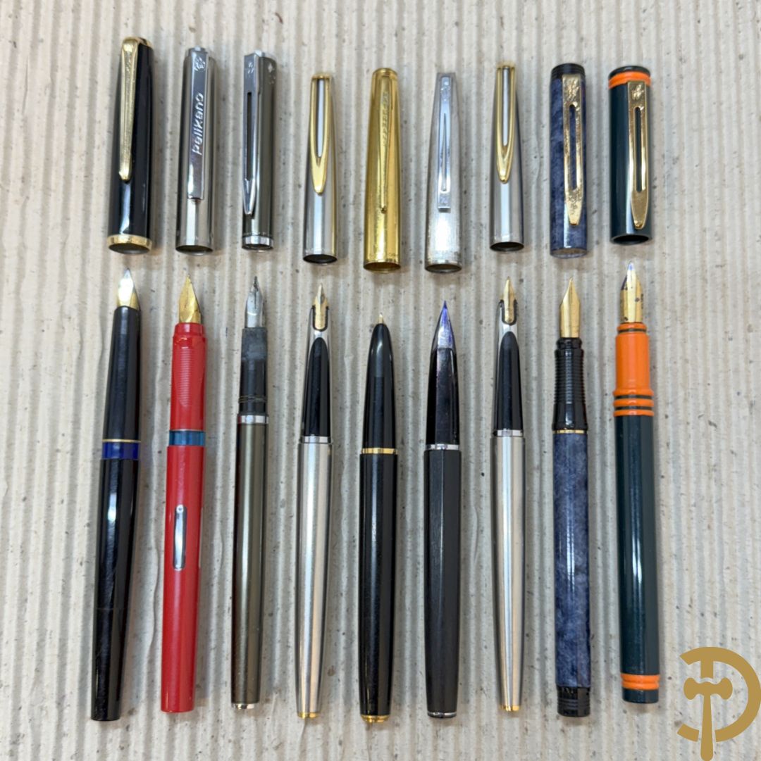 Zeven Waterman vulpennen + 2 Pelikan vulpennen
