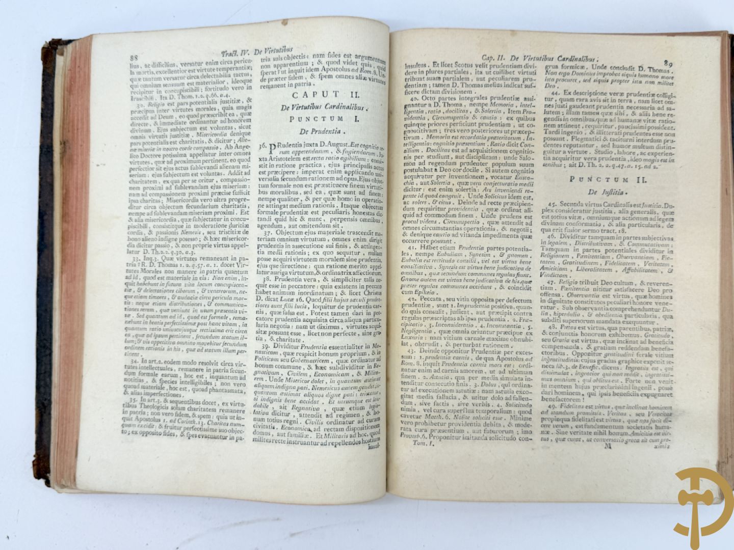 Reeks oude theologische boeken met lederen kaft 17e-18e w.o. Moralis Christiana, Missale Romanum  en Bibliorum Concordantia