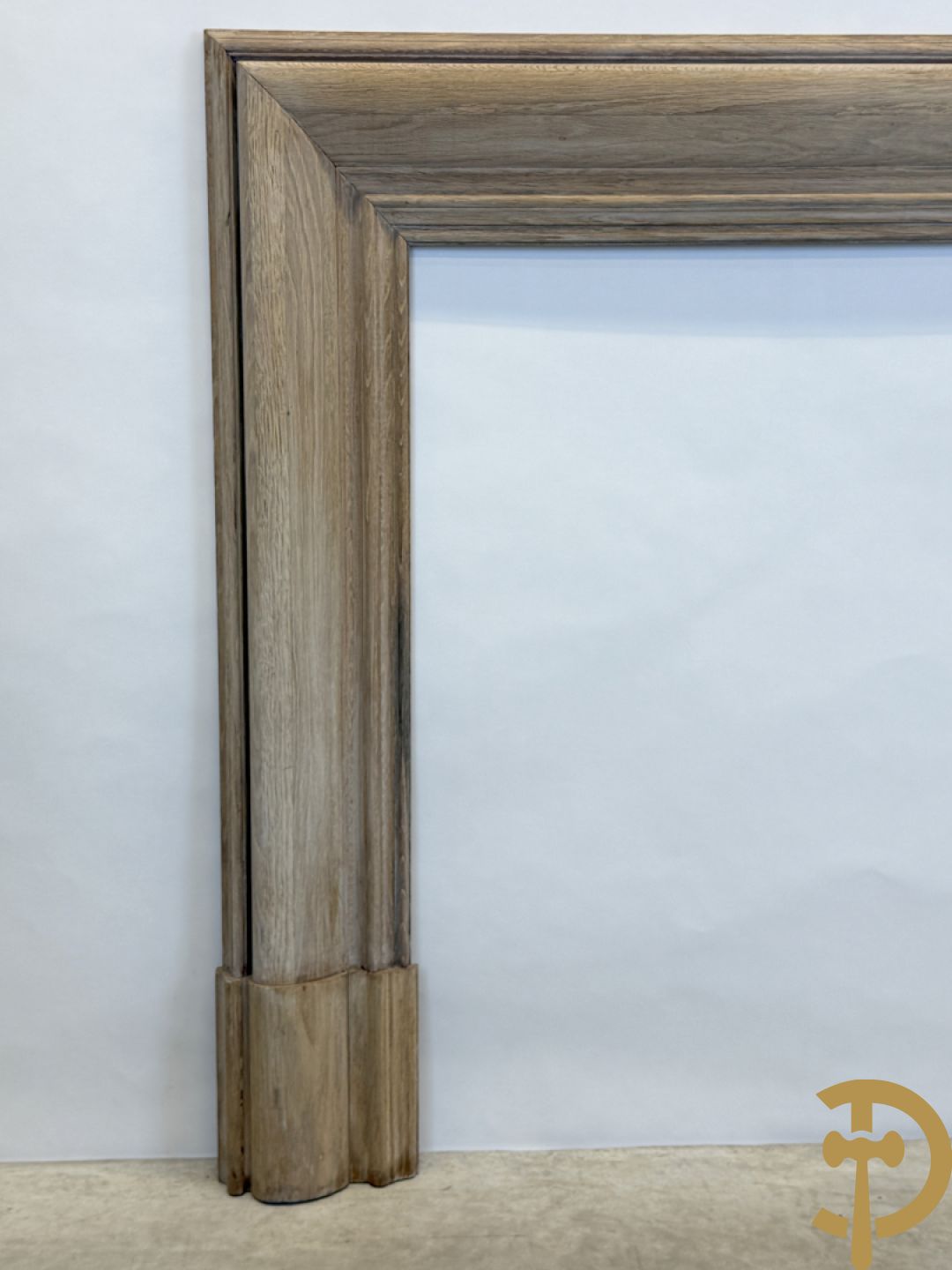 Eiken schouwmantel met gestoken molures