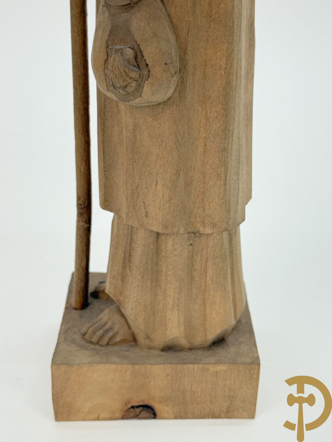 Gepolychromeerde houtsculptuur van Sint-Antonius met kind + gepolychromeerde houtgesculpteerde Madonna met kind + houtsculptuur van Sint-Jacob