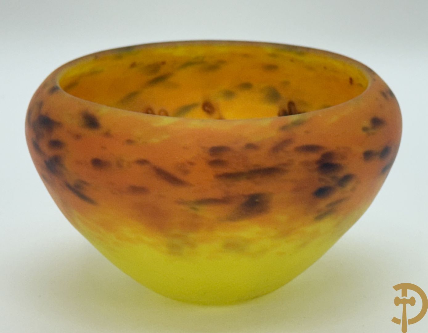 Kleurrijke kleine pate de verre coupe oranje/geel, Schneider getekend