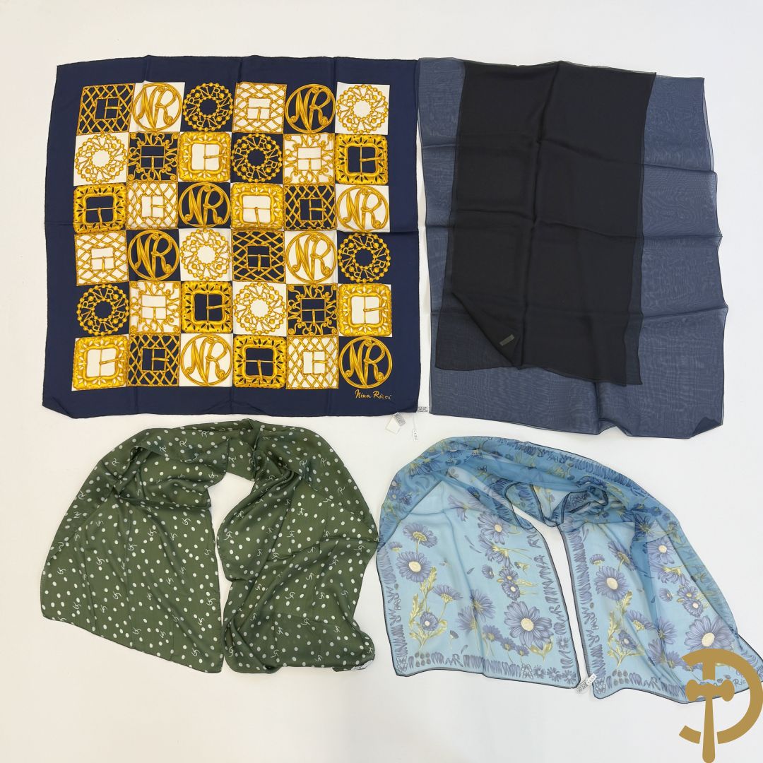 Vier foulards Nina Ricci (nooit gedragen komt uit winkel restant)