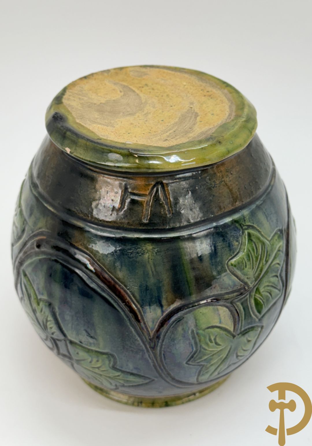 Drie Vlaams aardwerken vazen + Vlaams aardewerken tabakspot - VH gemonogrammeerd (Van Humskerk H.)