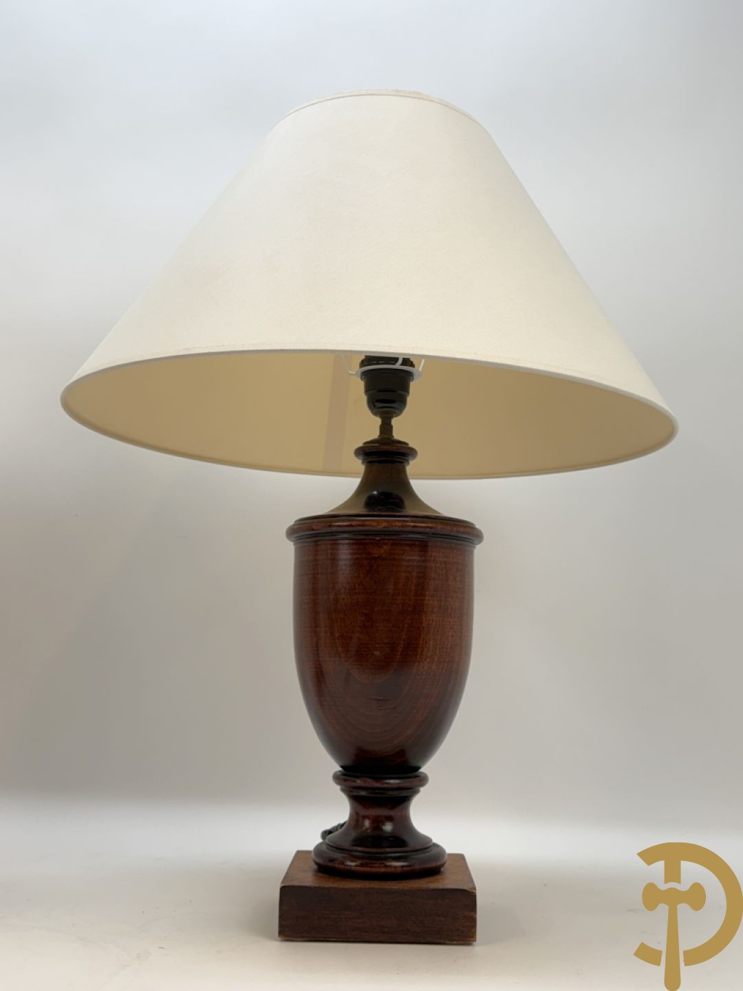 Paar houten lampadaires + paar houten ballusterkandelaars