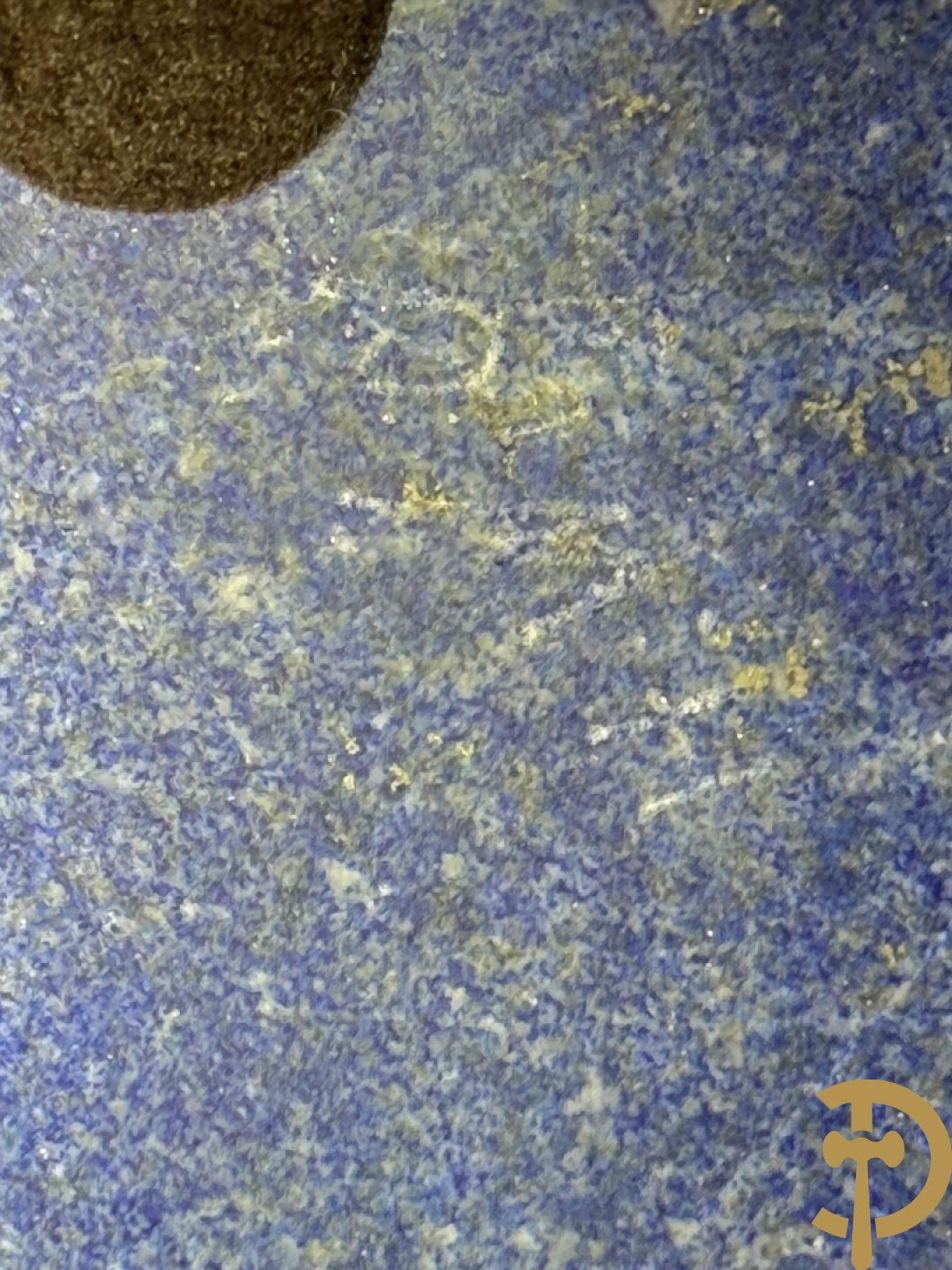 Wolf Helmut (getekend onderaan) twee ledige gepolierde schaal/bowl op voet van halfedelgesteente lapis lazuli met golvende rand onder getekend WOLF H. (Steinbildhauer, Edelsteingestalter, aus Kirschweiler, Idar-Oberstein) - (nieuwprijs 20.000 €)