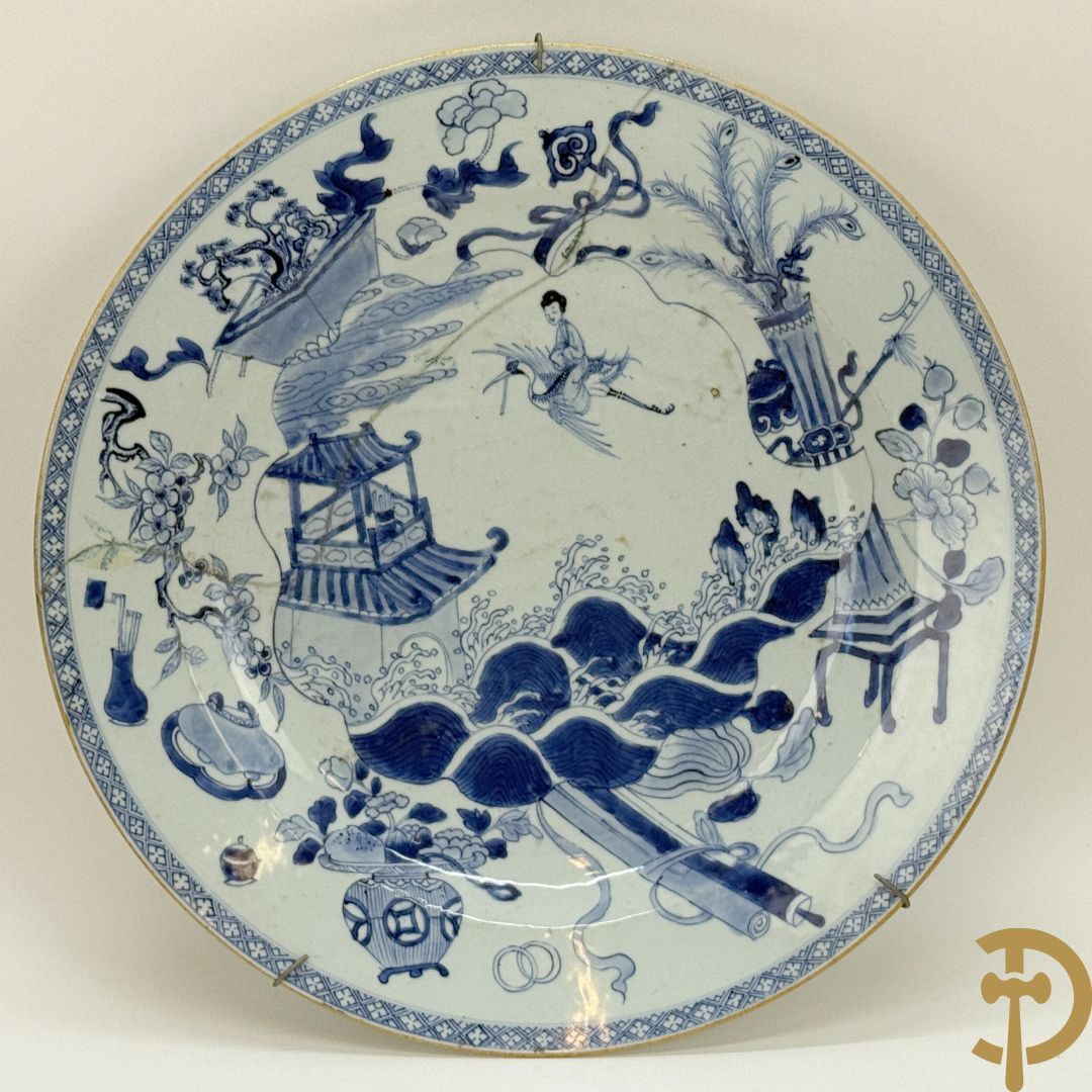 Chinese porseleinen schotel met planten- en vazenmotieven, 19e