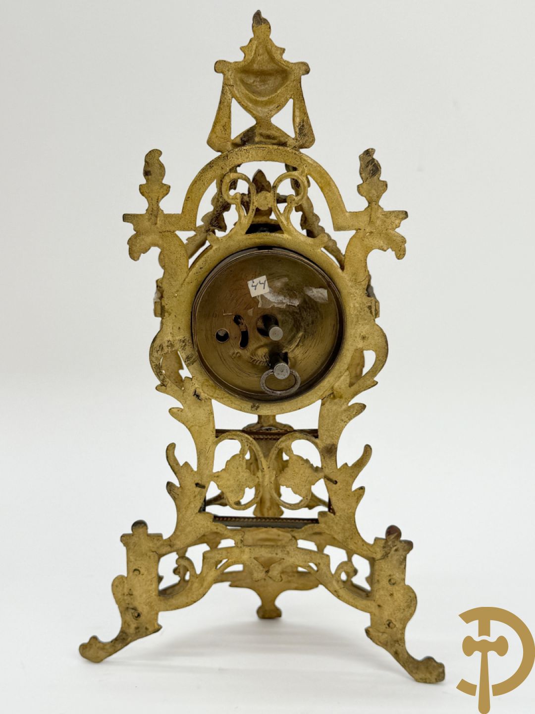 Zes miniatuurklokjes w.o. cupido houdende een pendule, marmeren kapelklokje, 2 reiswekkers, Napoleon III pendule in koper en zamak klokje