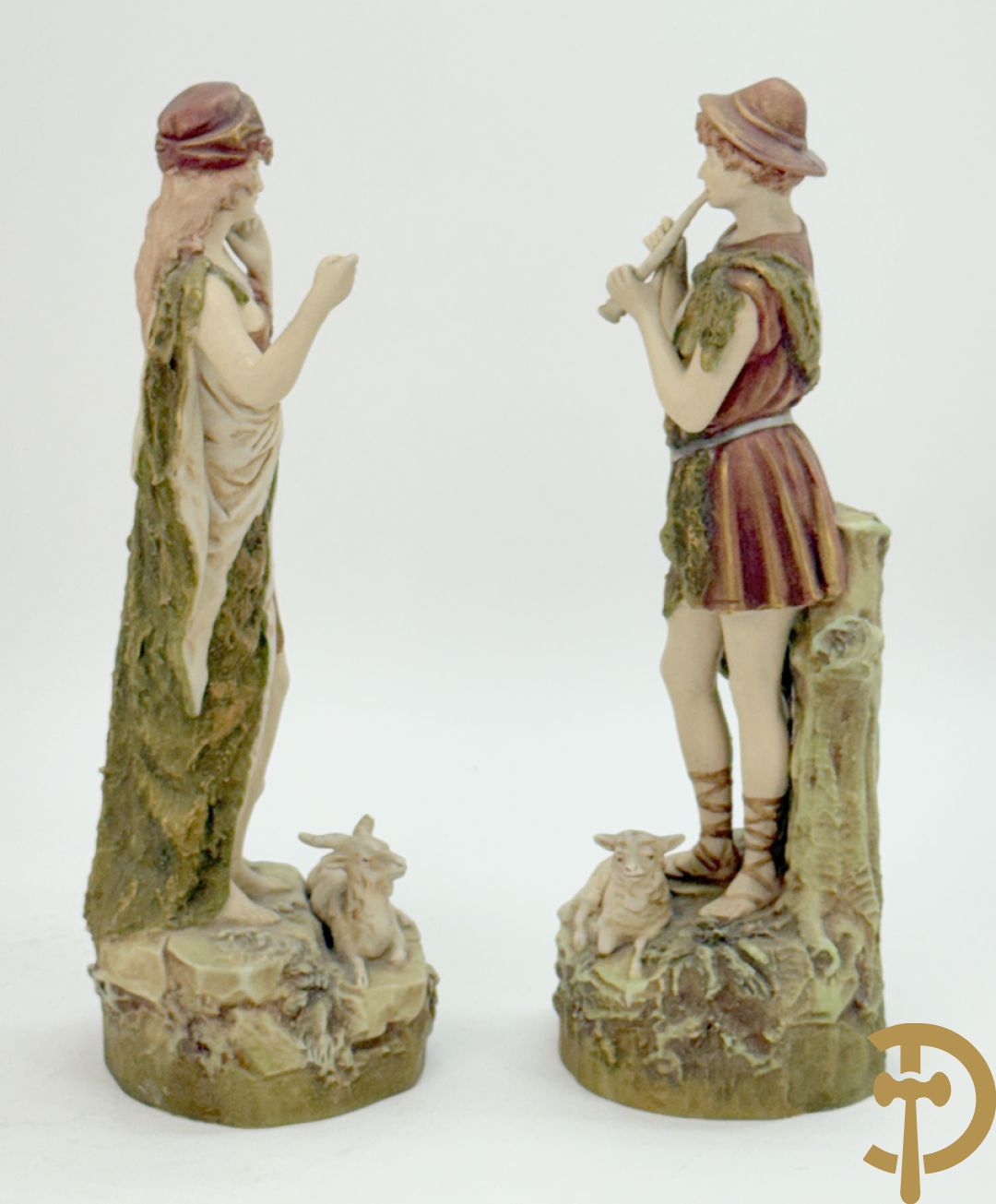 Herderspaar met ram in Royal Dux, onderaan gemerkt 351 en 352