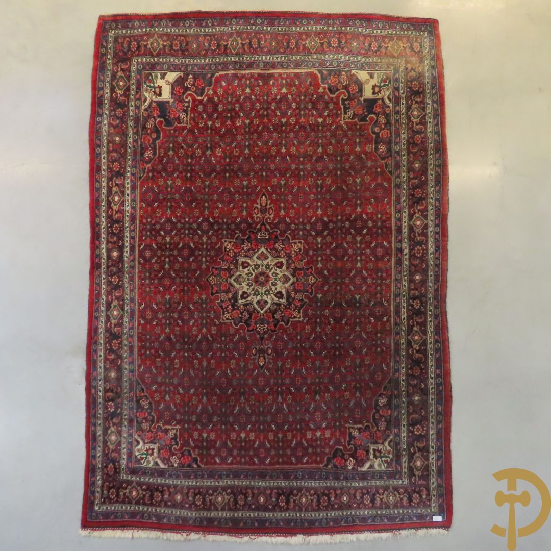 Oosters handgeknoopt tapijt