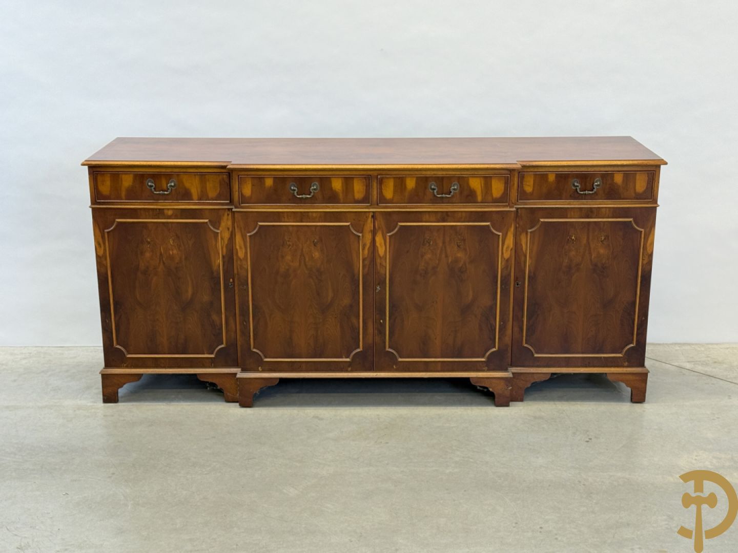 Notelaren vierdeursdressoir met 4 lades, Engelse stijl replica