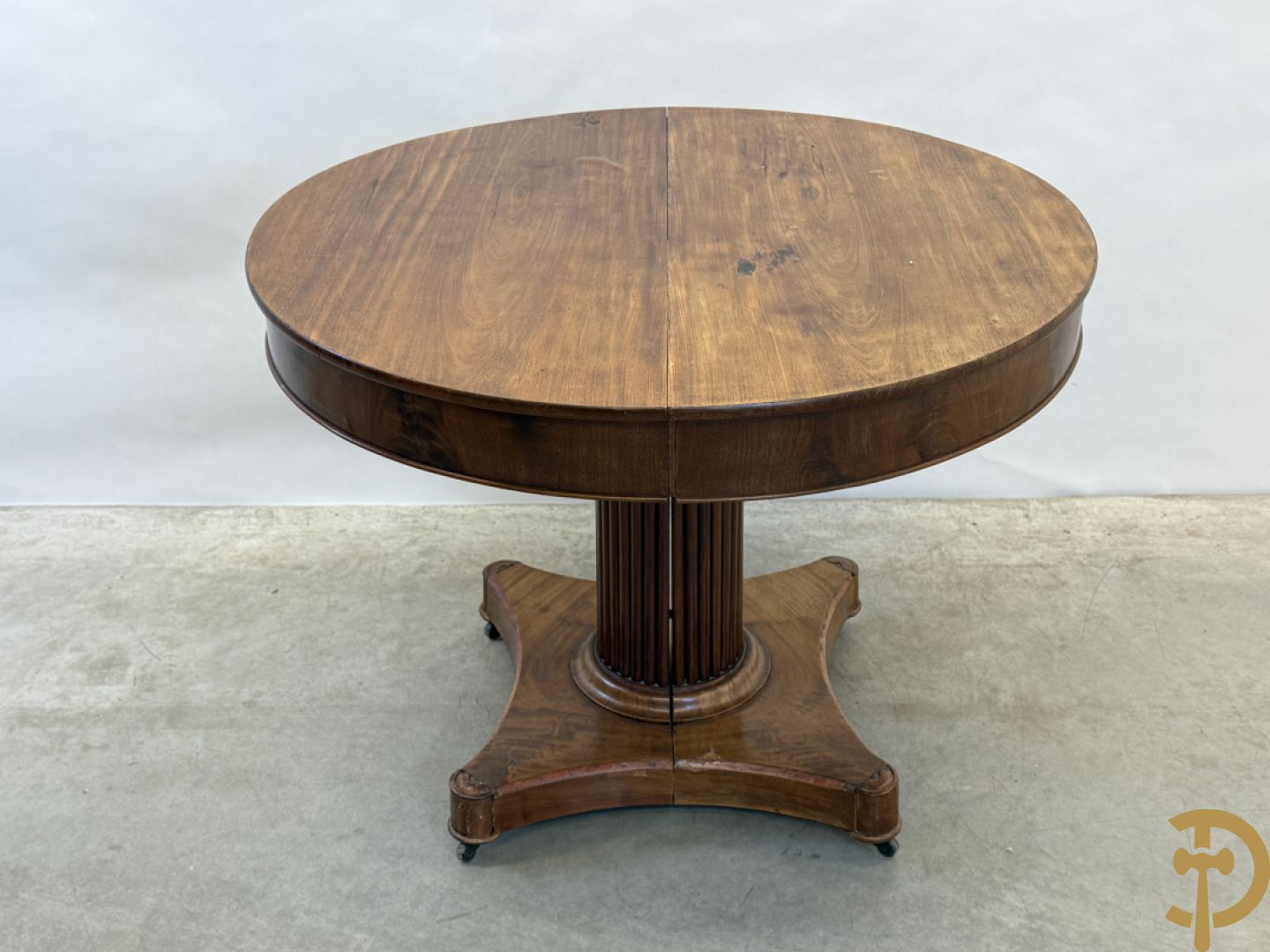 Notelaren uittrekbare ronde Charles X tafel, 19e