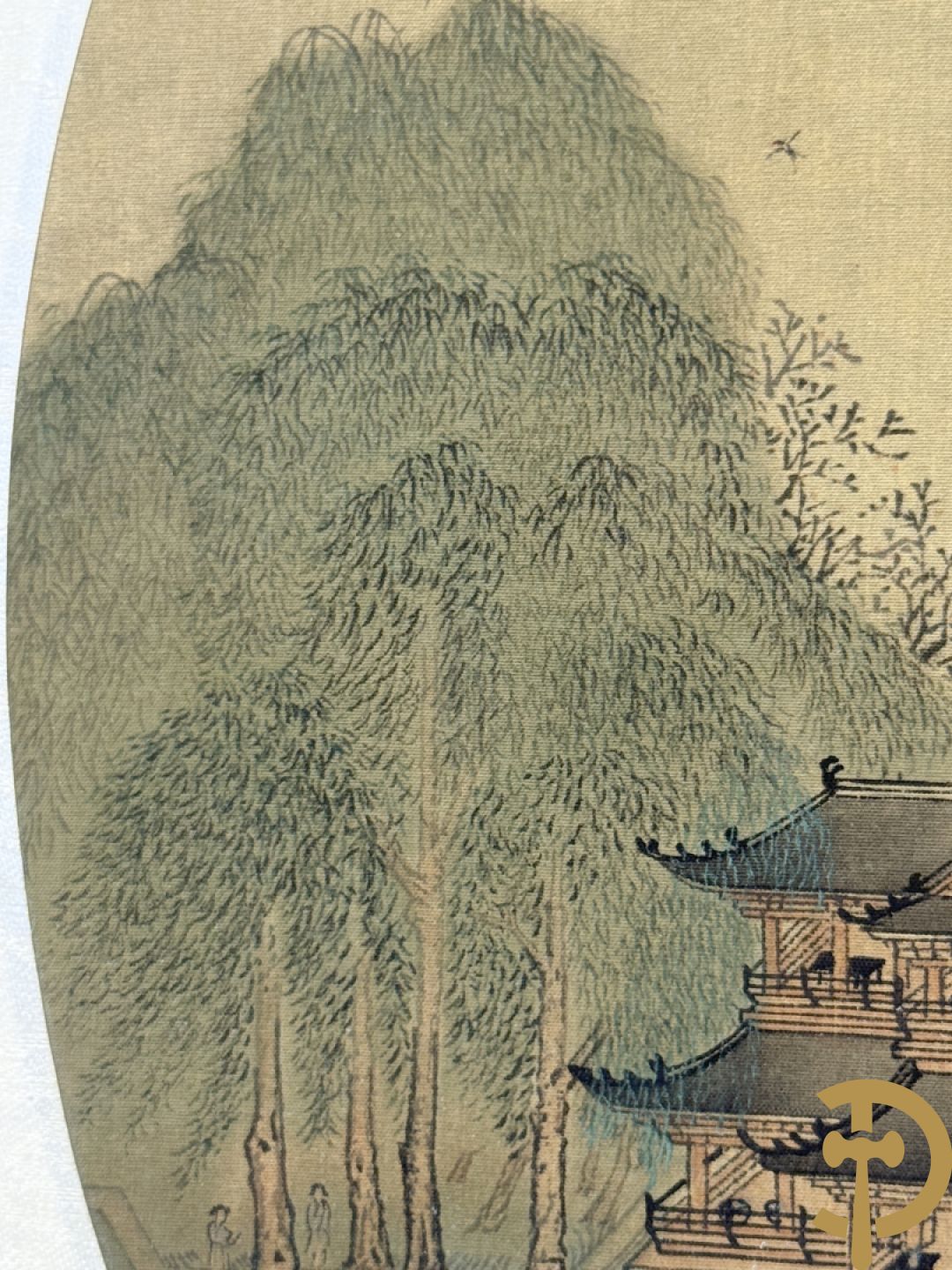 Drie ronde Aziatische zijdeschilderingen + Aziatische zijdeschildering