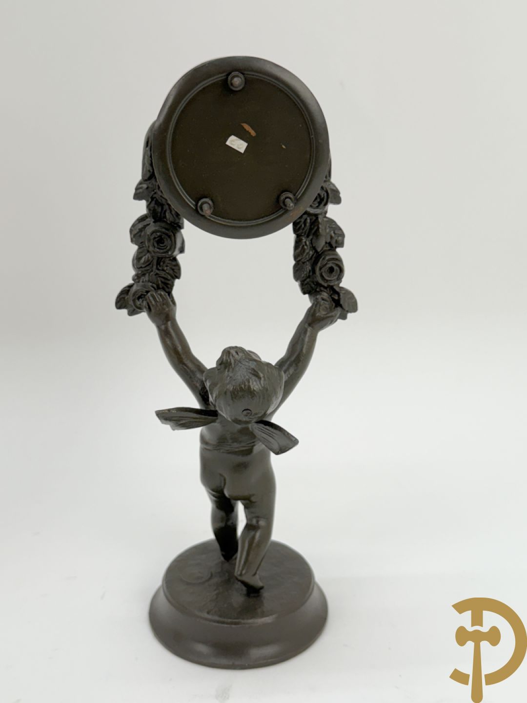 Zes miniatuurklokjes w.o. cupido houdende een pendule, marmeren kapelklokje, 2 reiswekkers, Napoleon III pendule in koper en zamak klokje