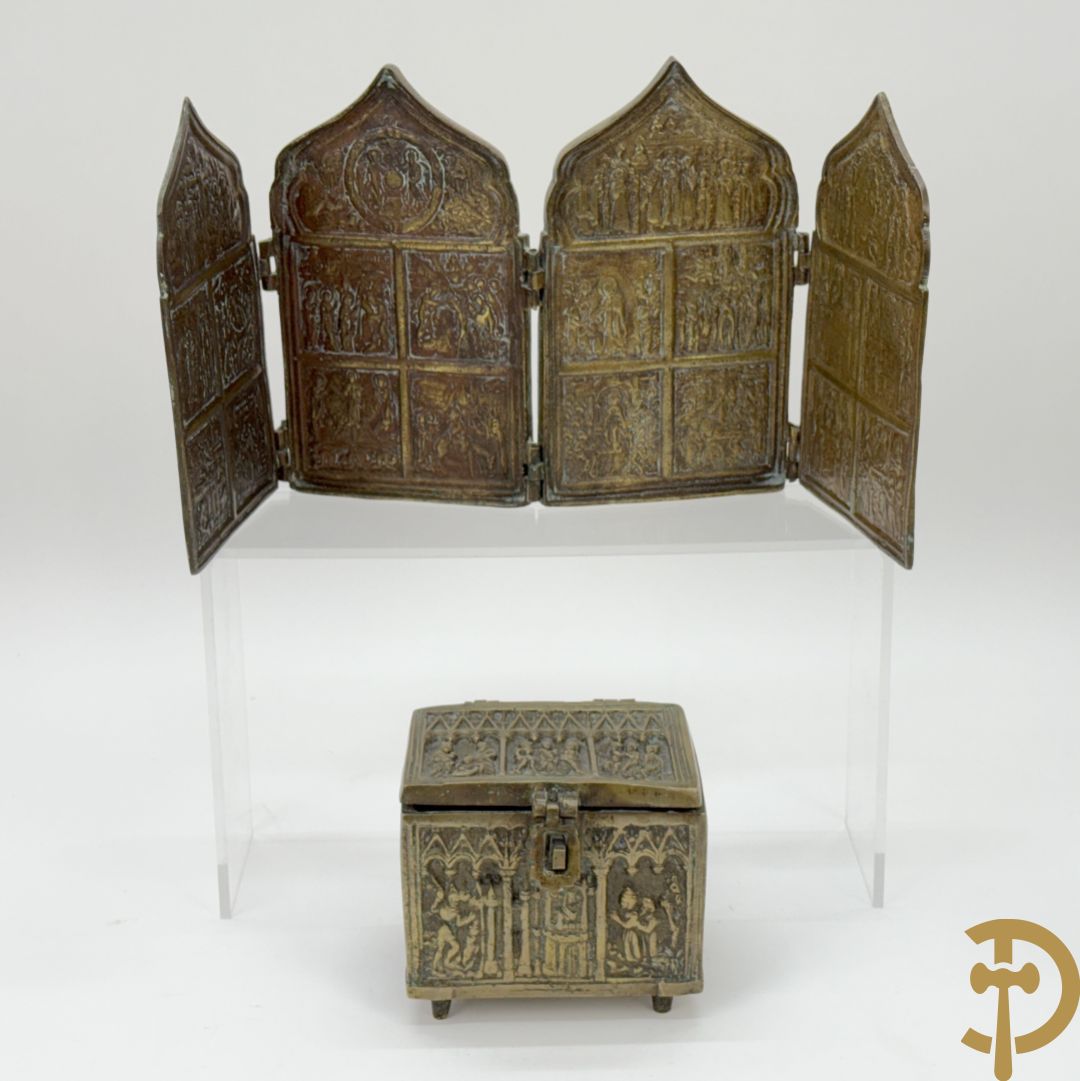 Vierdelige koperen Russische reisikoon + bronzen Neo Gotisch koffertje