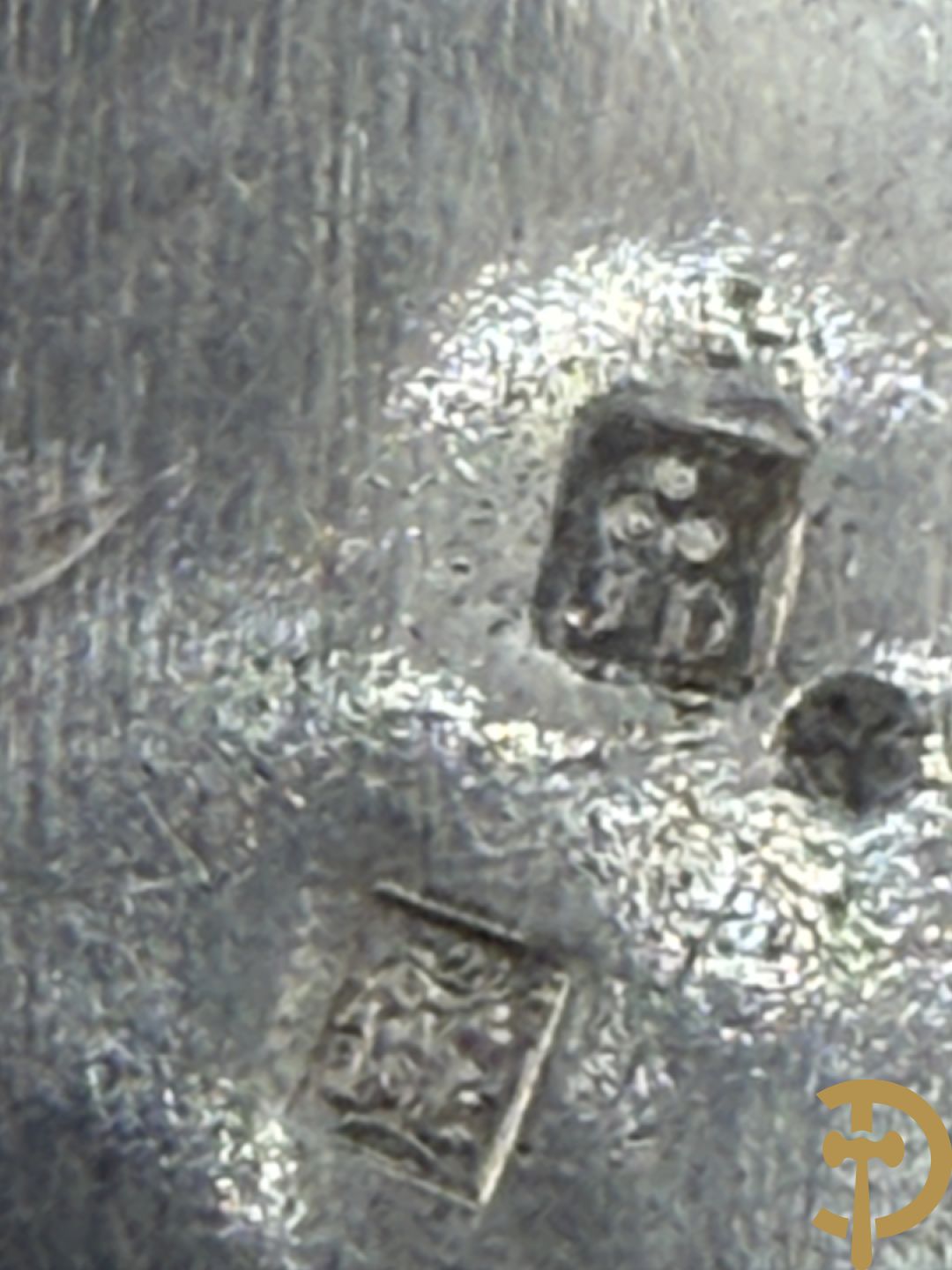 Zilveren koffiekan + bijhorende melk- en suikerpot, Louis XV stijl