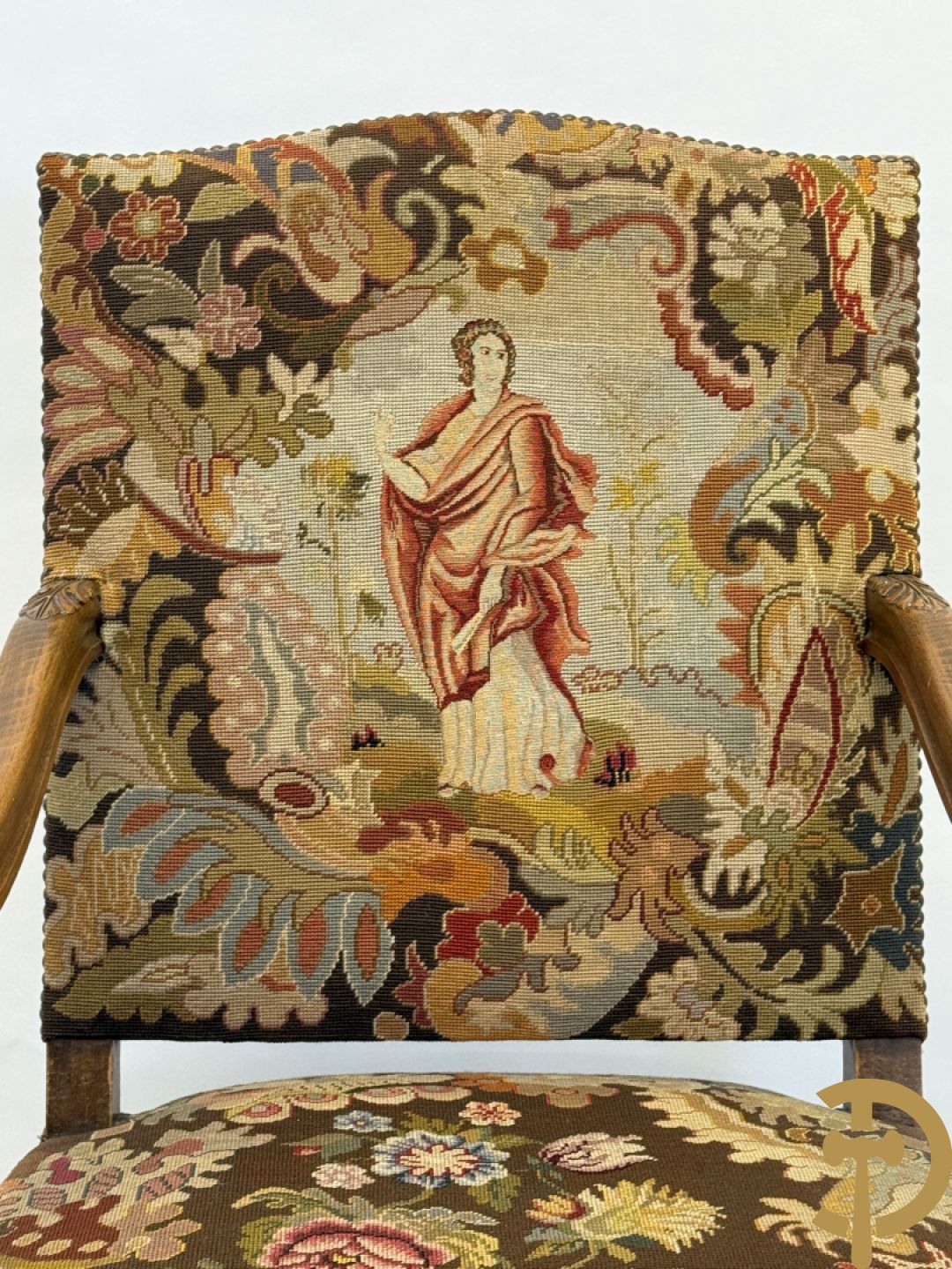 Armzetel Louis XIV met petit points + voetbankje