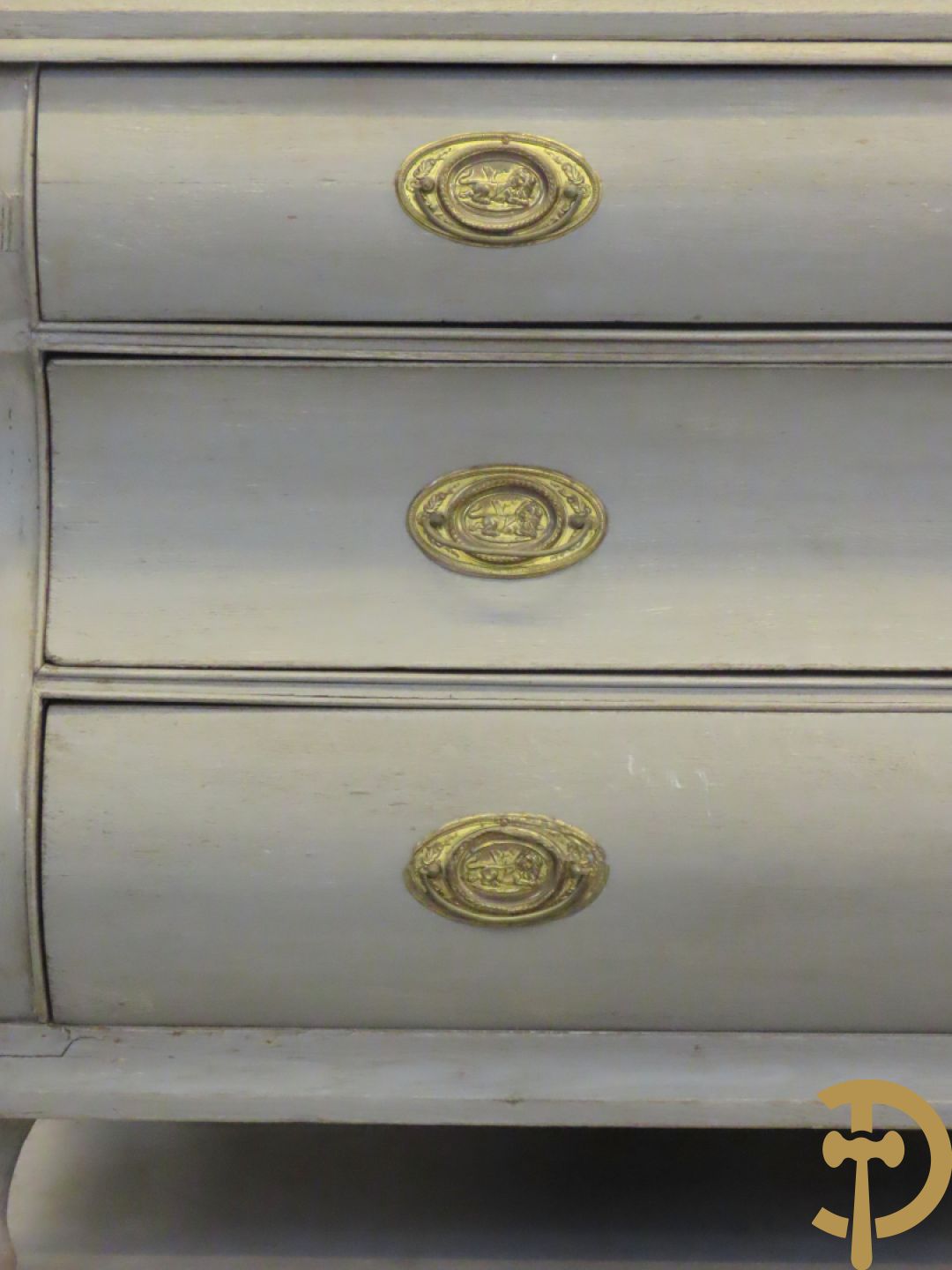 Hollands eiken beschilderd kabinet met 2 deuren bovenaan en 3 lades onderaan