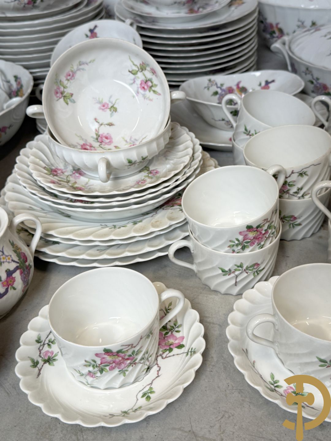 Porseleinen eet- (12-delig) en koffieservies (24- delig), Bernard Aud Limoges + porseleinen koffieservies, Haviland Limoges