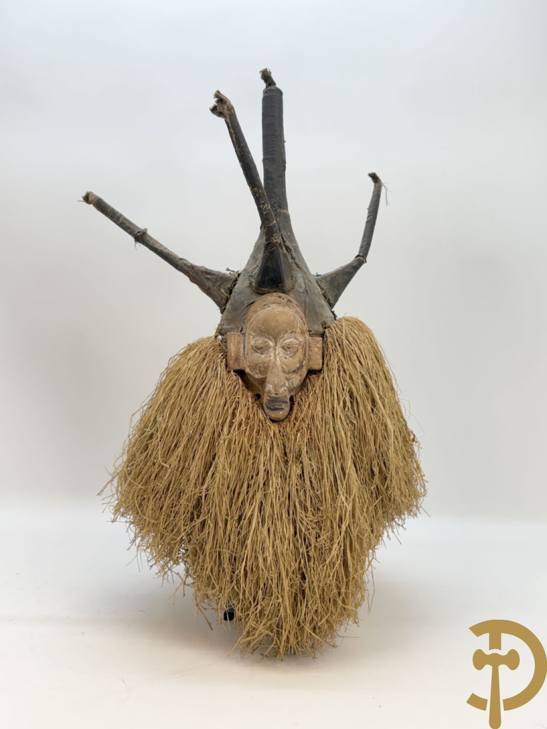 Twee Afrikaanse maskers : Bambara, rabbit masker + Yaka Nigeria masker