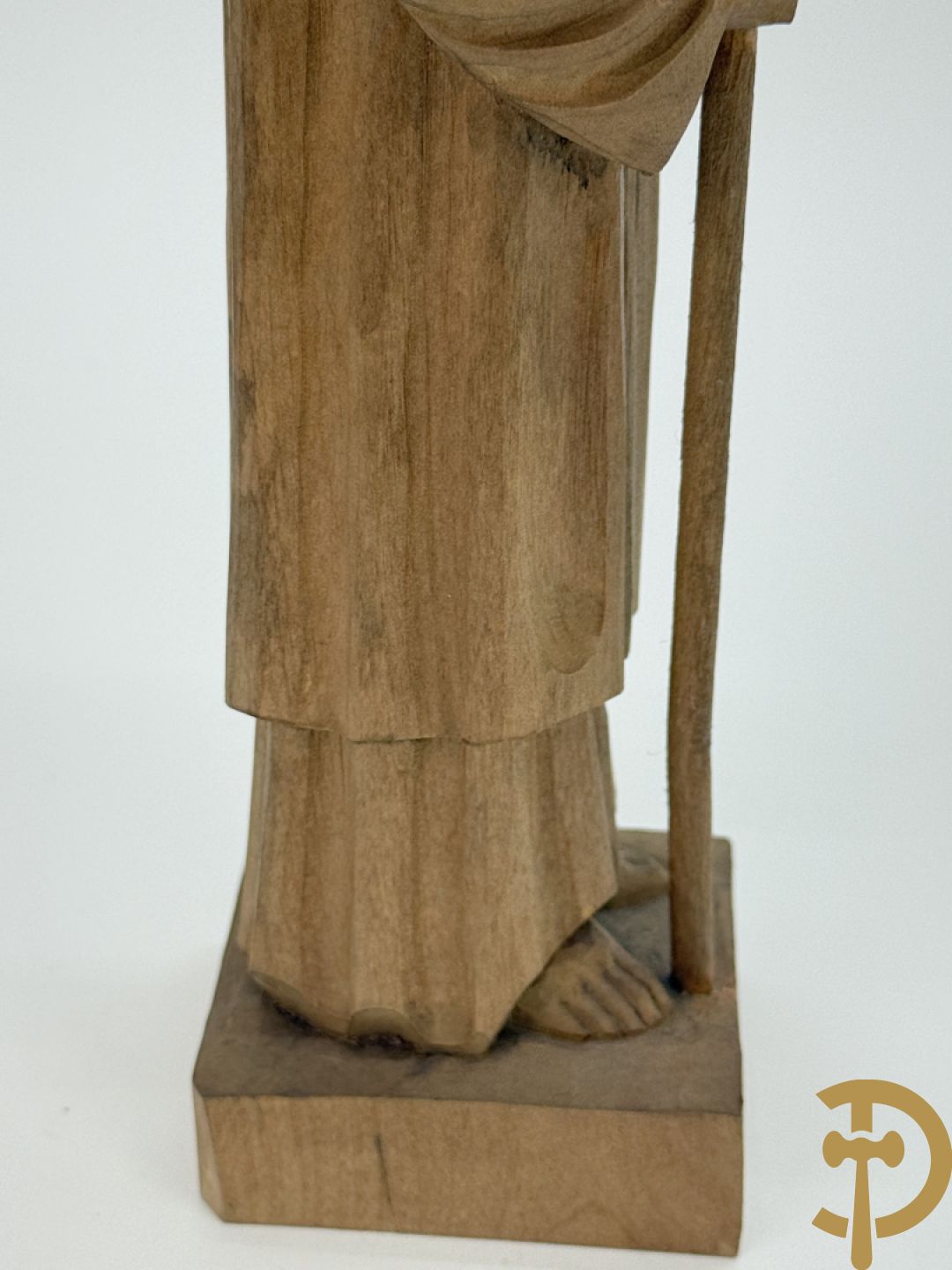 Gepolychromeerde houtsculptuur van Sint-Antonius met kind + gepolychromeerde houtgesculpteerde Madonna met kind + houtsculptuur van Sint-Jacob