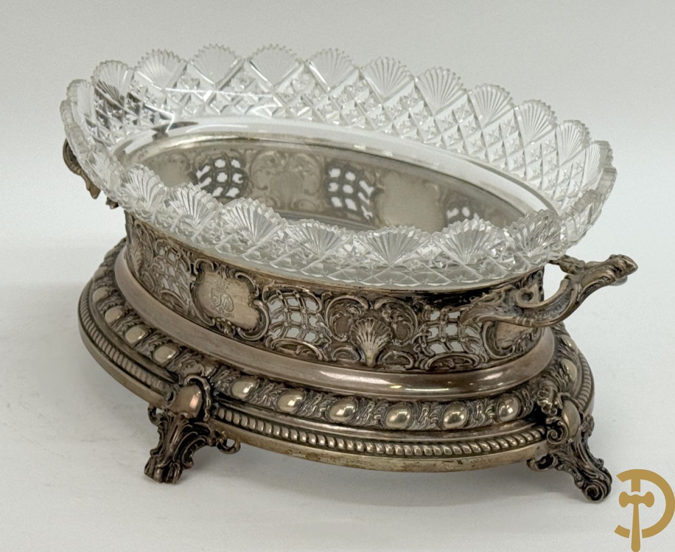 Massief zilveren ovale milieu de table met kristallen coupe