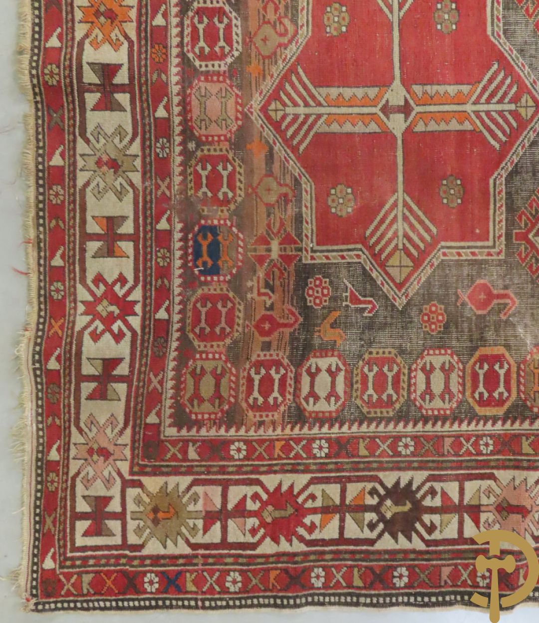 Antiek oosters handgeknoopt Kaukasus tapijt met geometrische patronen