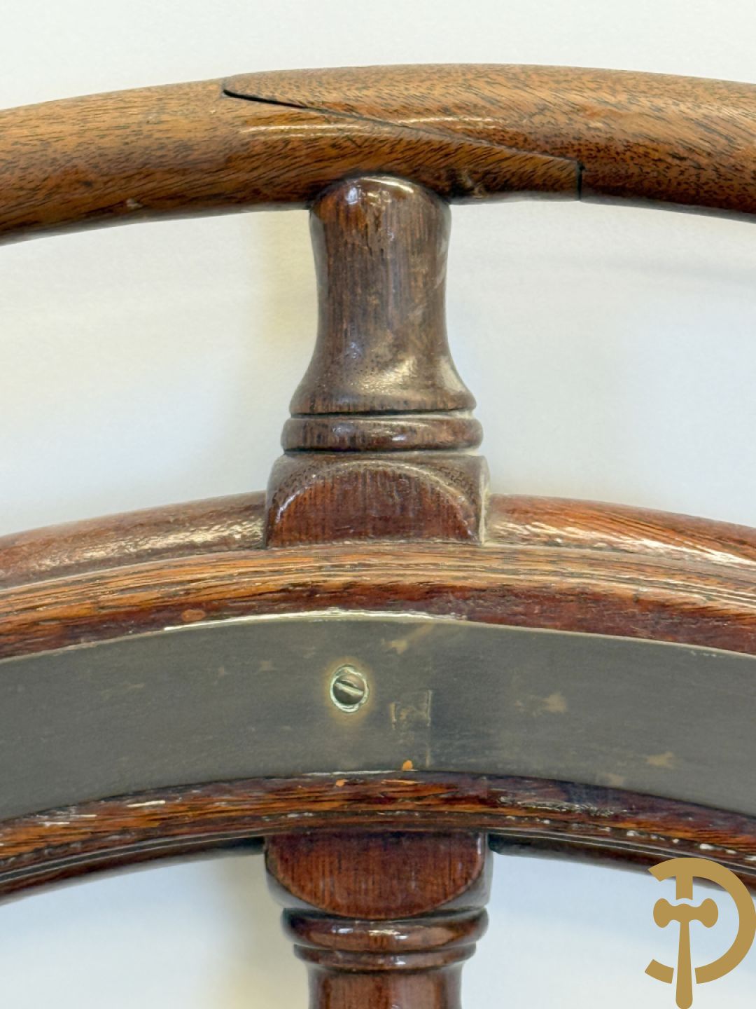 Antiek stuurwiel met ballusters