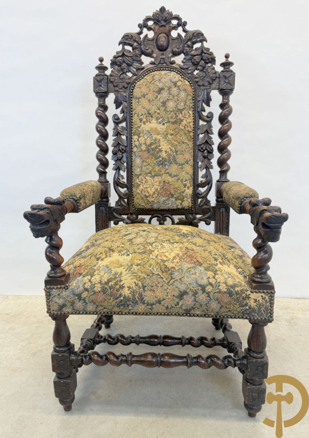 Paar massief eiken jacht armzetels met sculptuur van bladranken en vogelmotieven