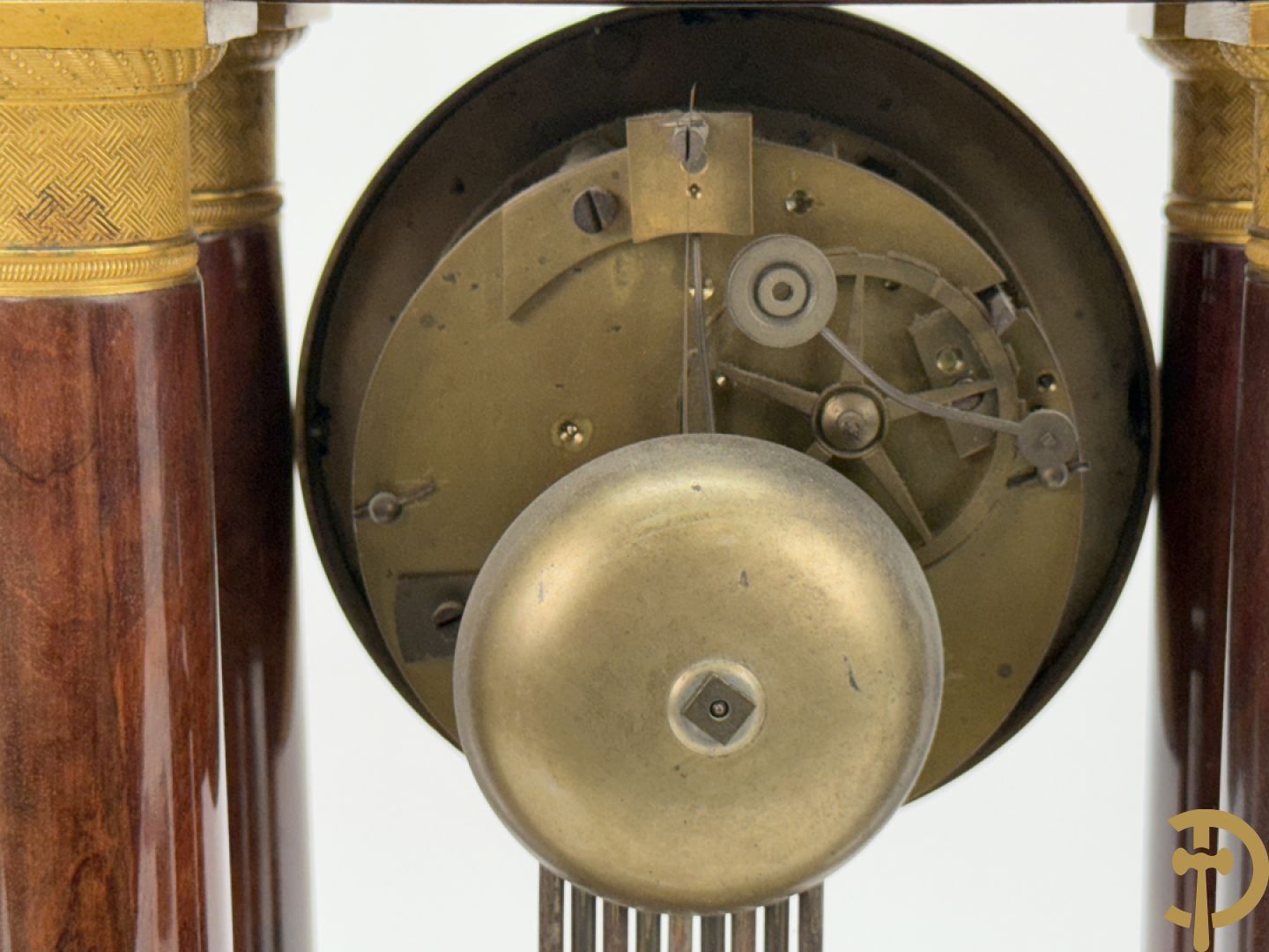 Mahoniehouten vierzuilenklok Charles X